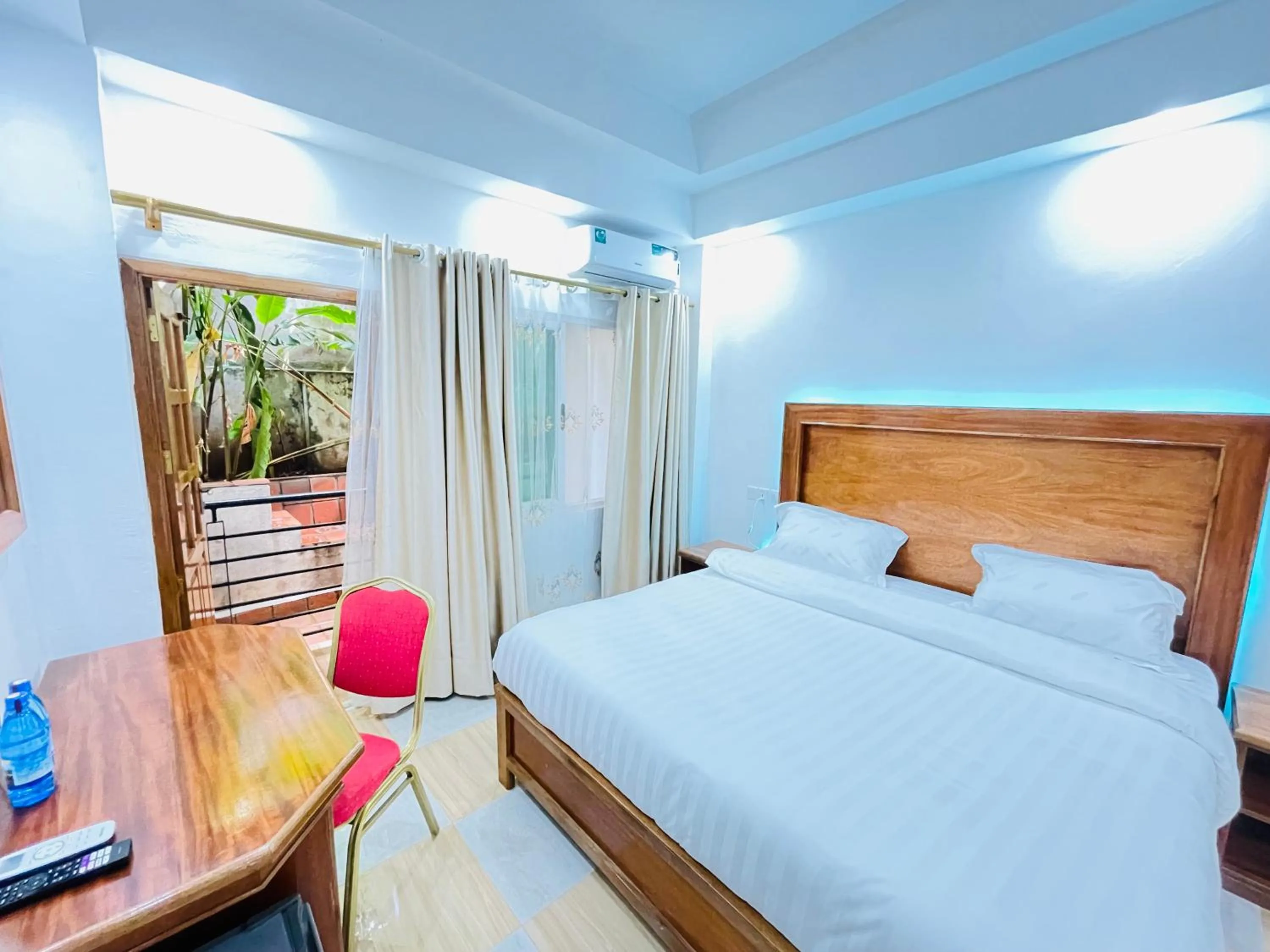 Photo of the whole room in Pulickal Heights Hotel