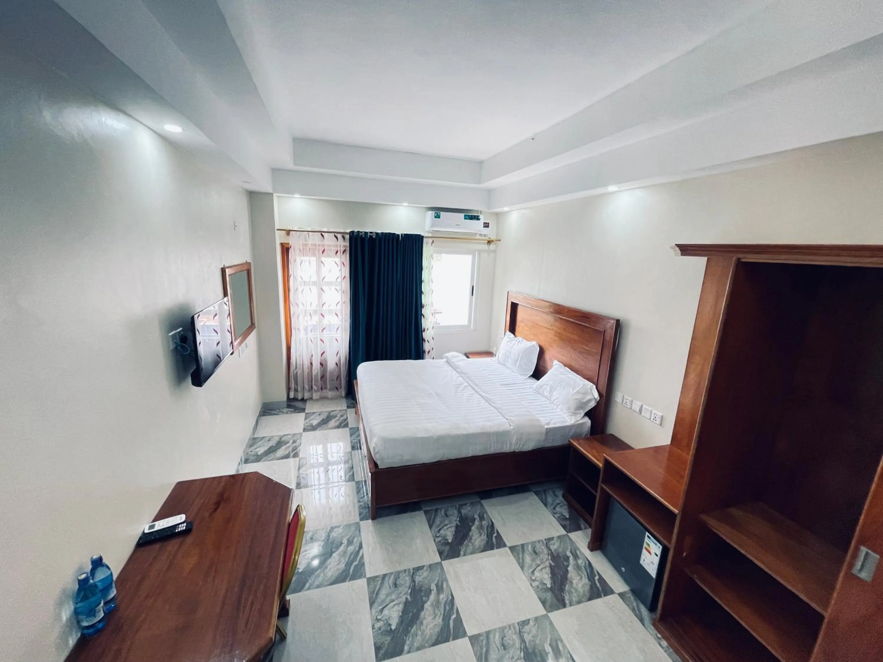 Pulickal Heights Hotel