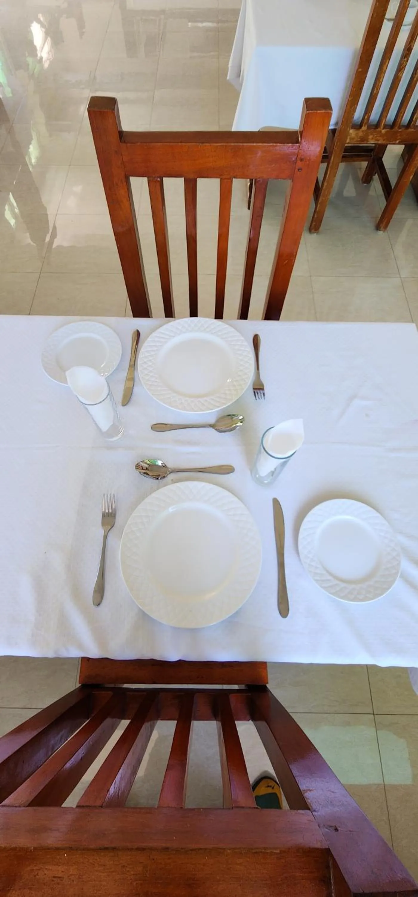 Restaurant/places to eat in Pulickal Heights Hotel