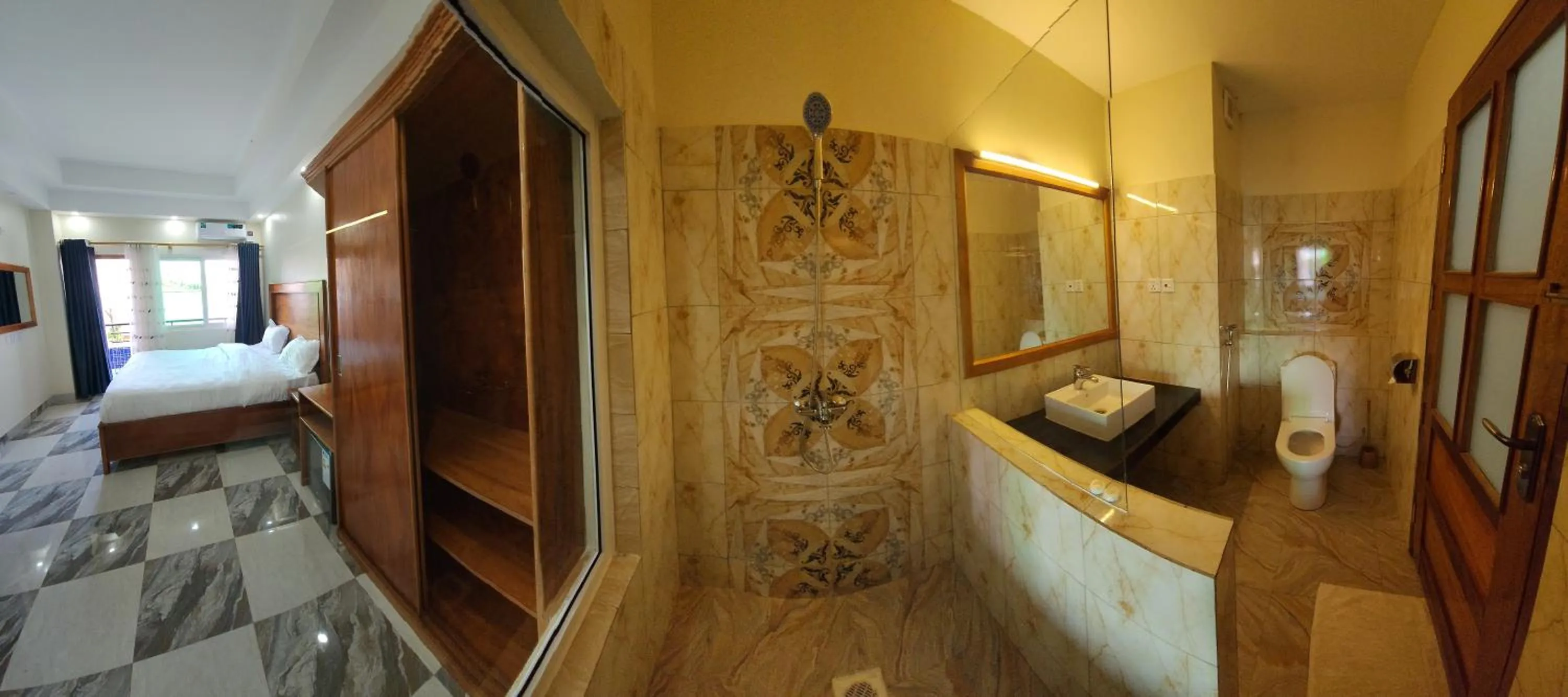 Shower in Pulickal Heights Hotel