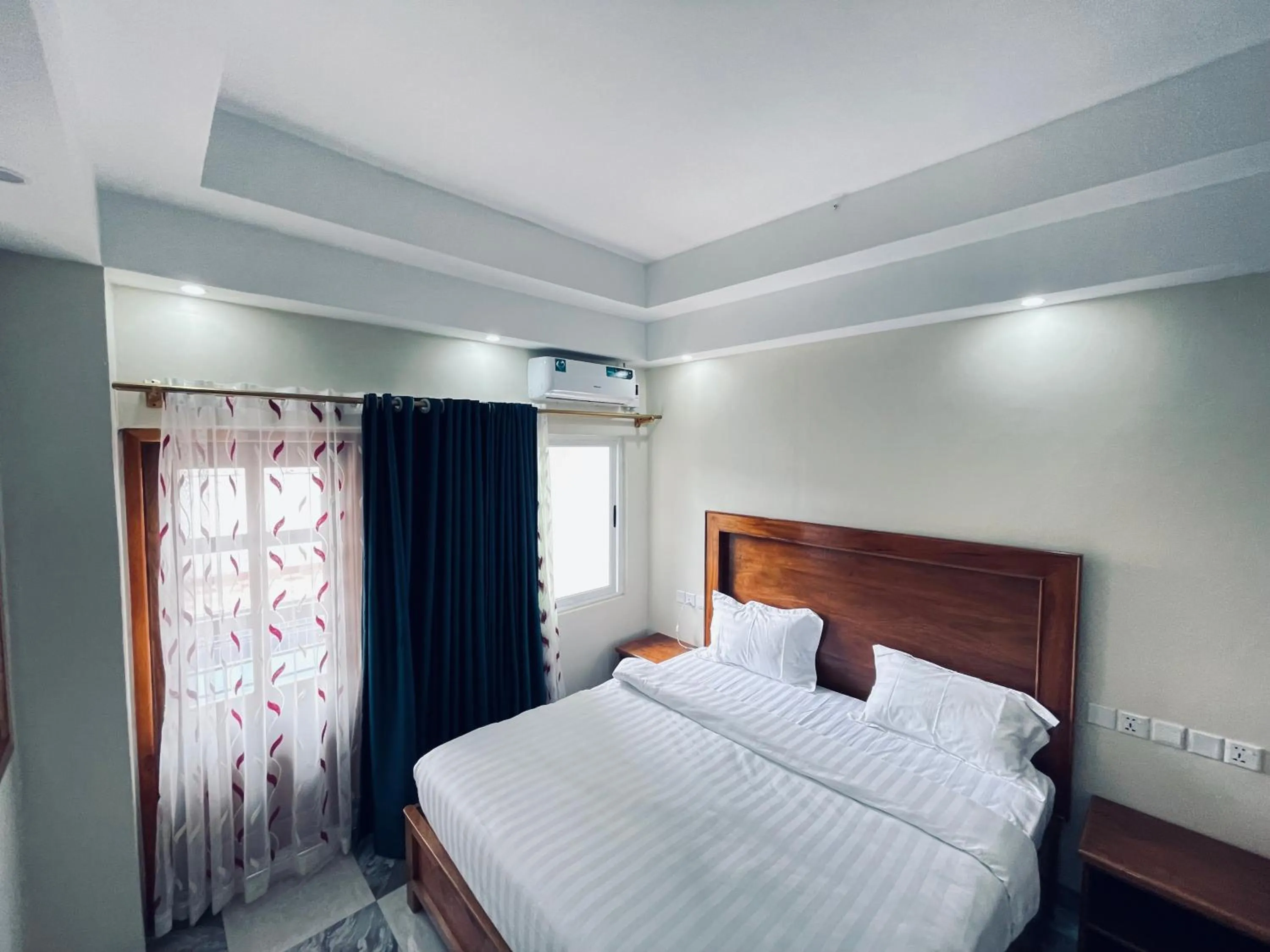 Photo of the whole room in Pulickal Heights Hotel