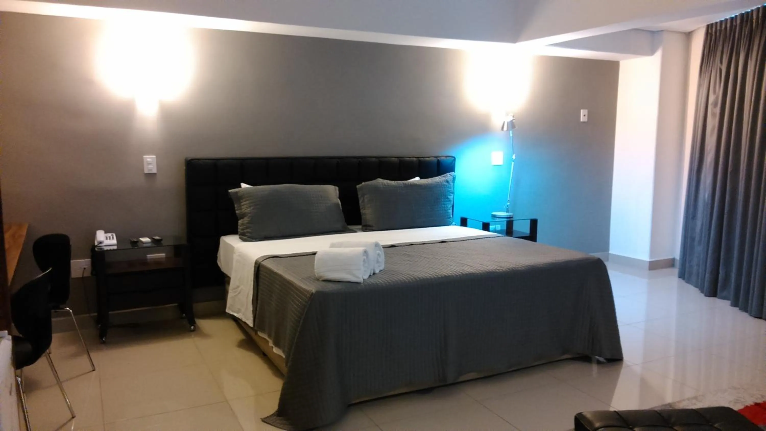 Photo of the whole room, Bed in Ipe Center Hotel