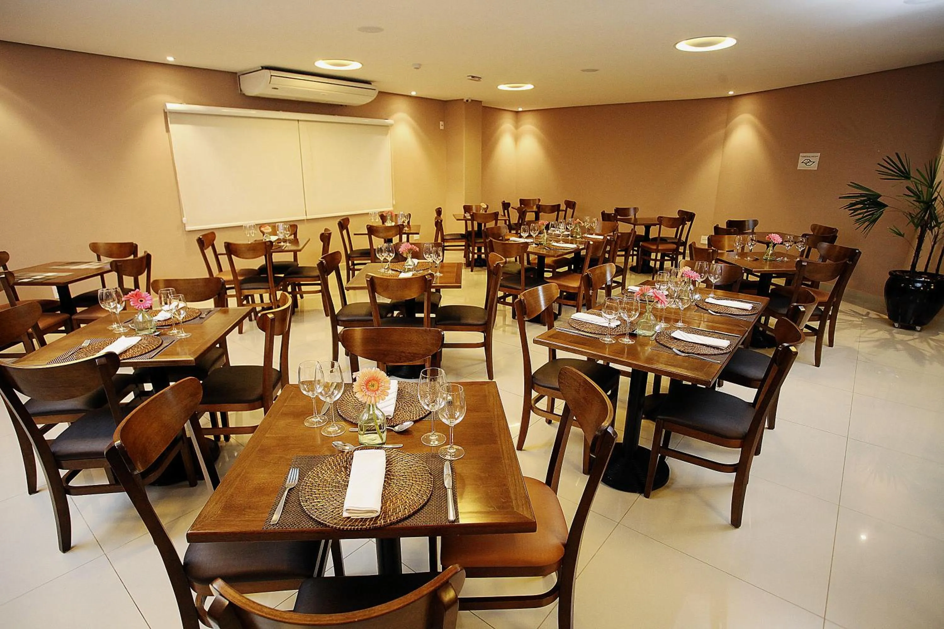 Lounge or bar in Ipe Center Hotel