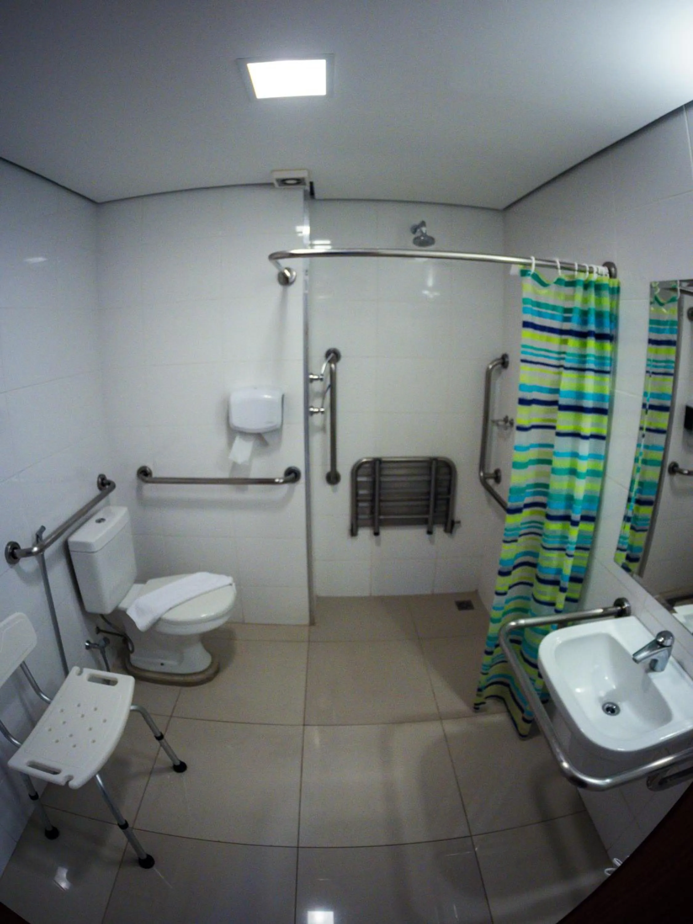 Bathroom in Ipe Center Hotel