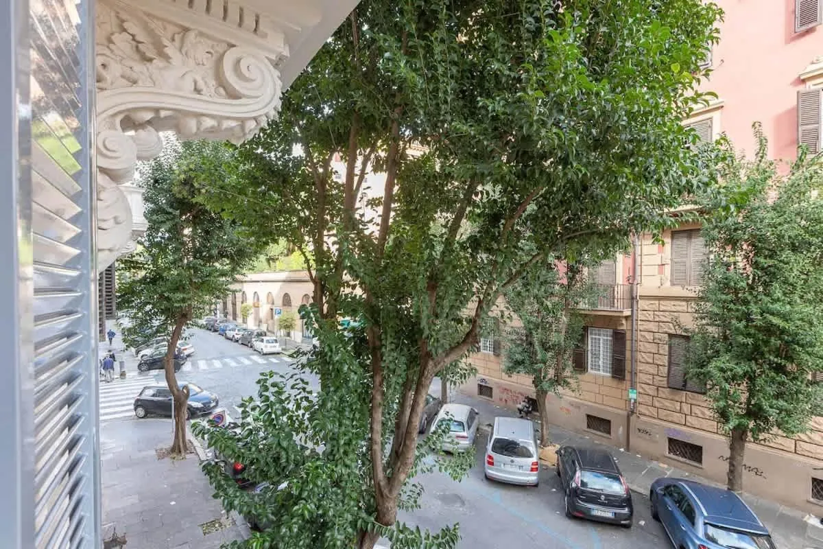 Colosseum Holidays - Three-Bedroom Apartment