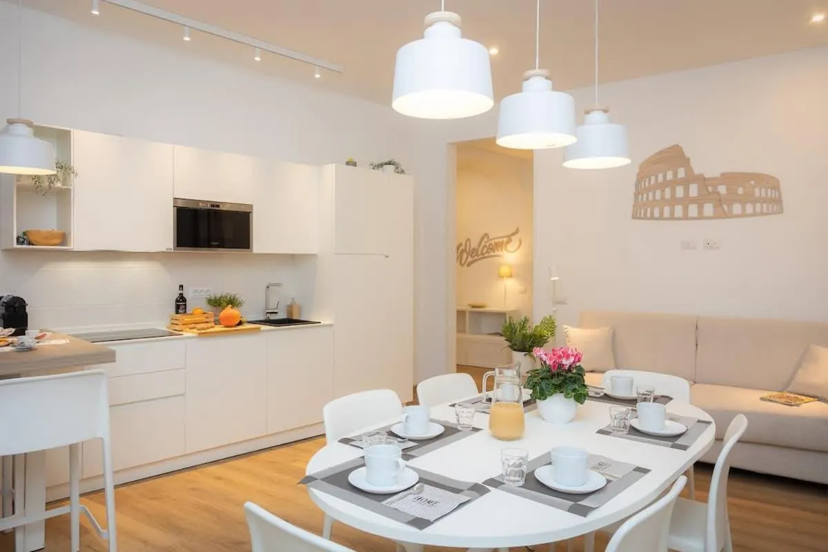 Kitchen or kitchenette in Colosseum Holidays - Three-Bedroom Apartment