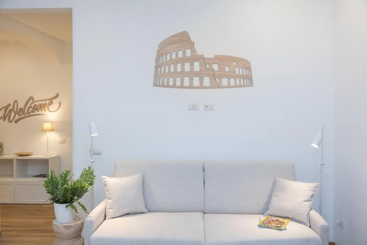 Colosseum Holidays - Three-Bedroom Apartment