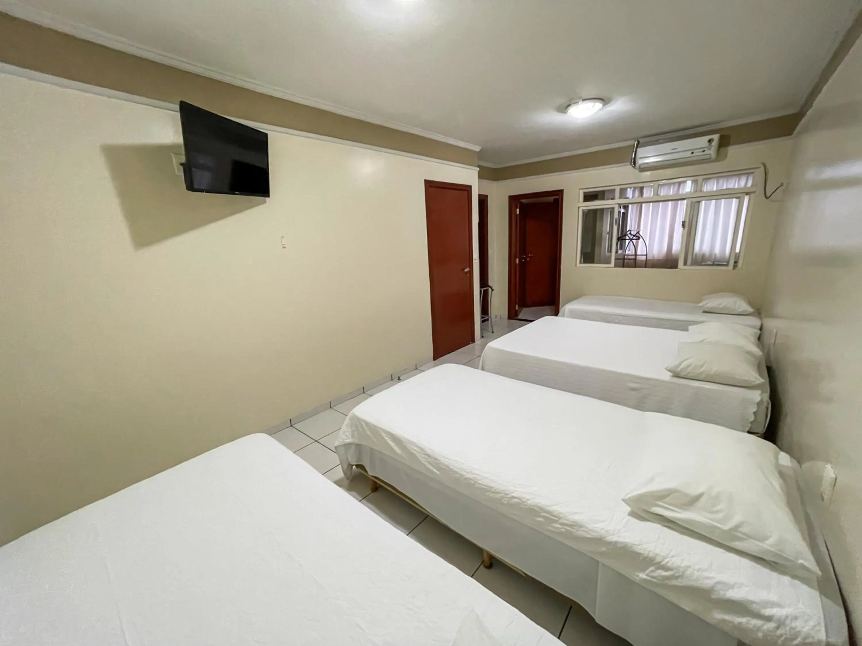 Bed in Canadá Hotel