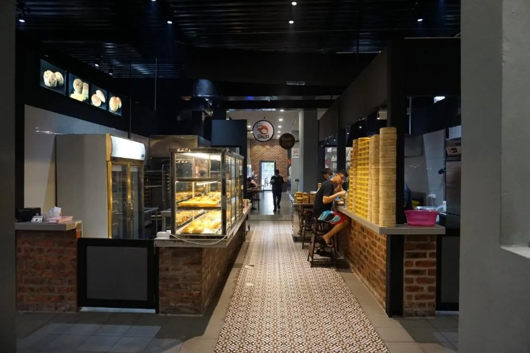 Food and drinks in Paragon Lutong Hotel