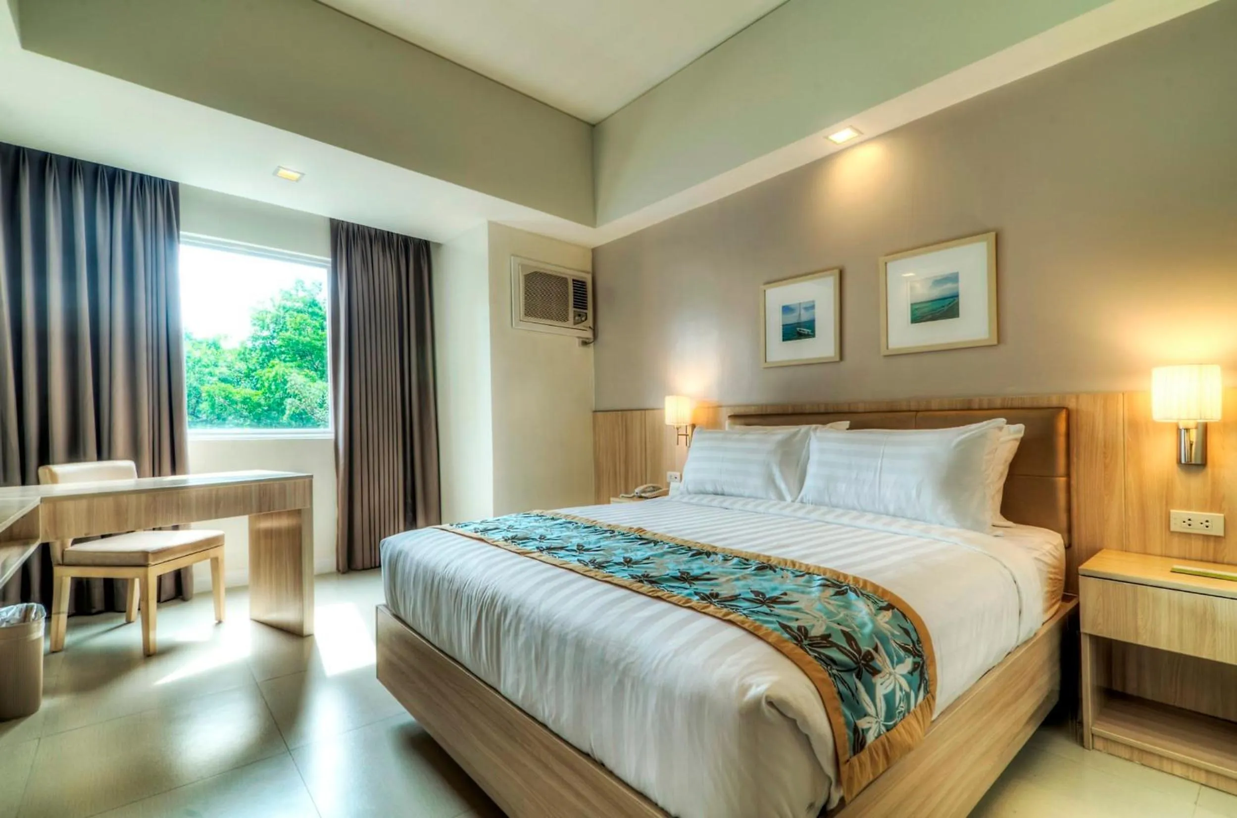 Photo of the whole room, Bed in Zerenity Hotel & Suites