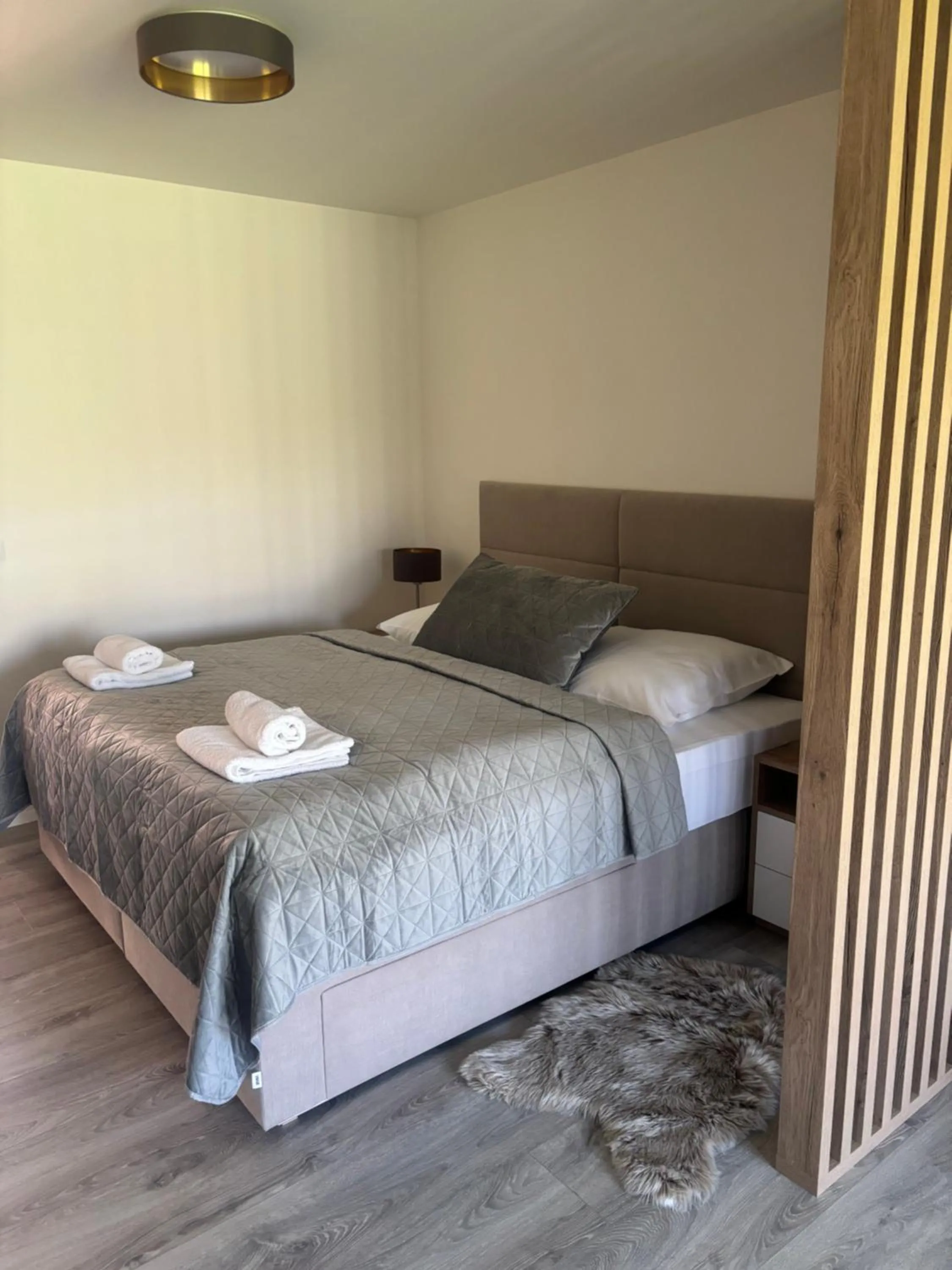 Bedroom, Bed in Motel M