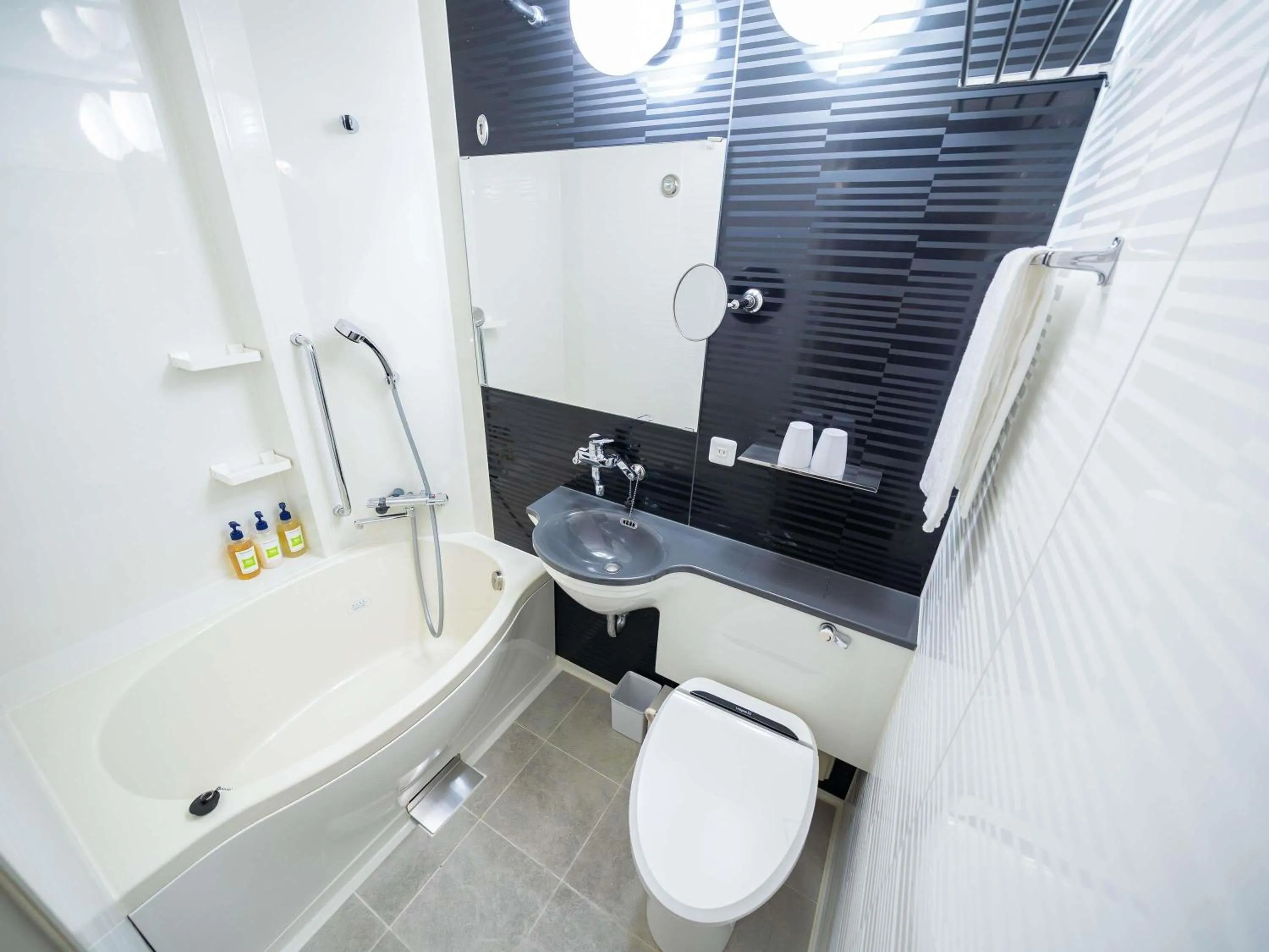 Bedroom in ibis Styles Kyoto Shijo