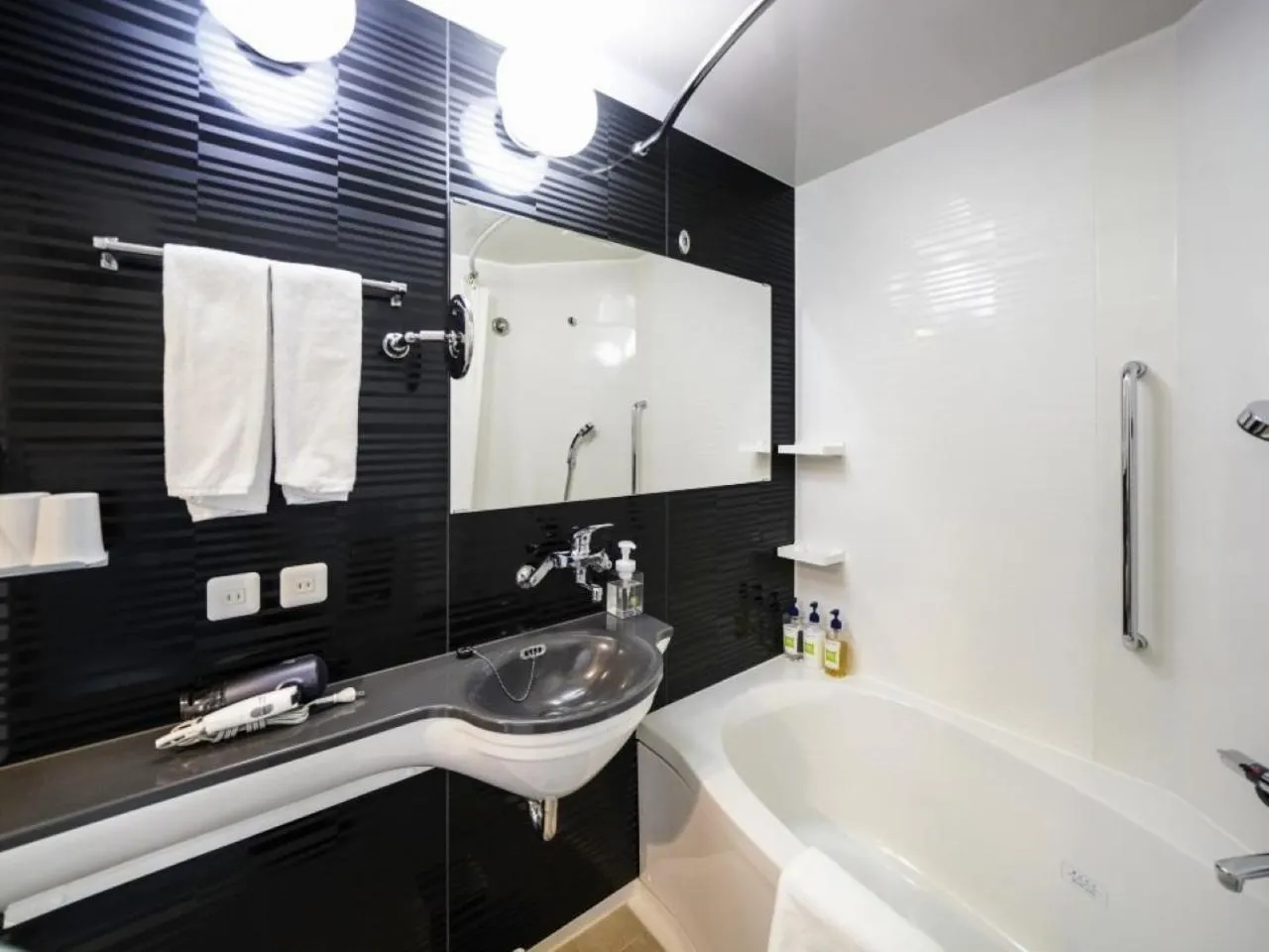 Bathroom in ibis Styles Kyoto Shijo