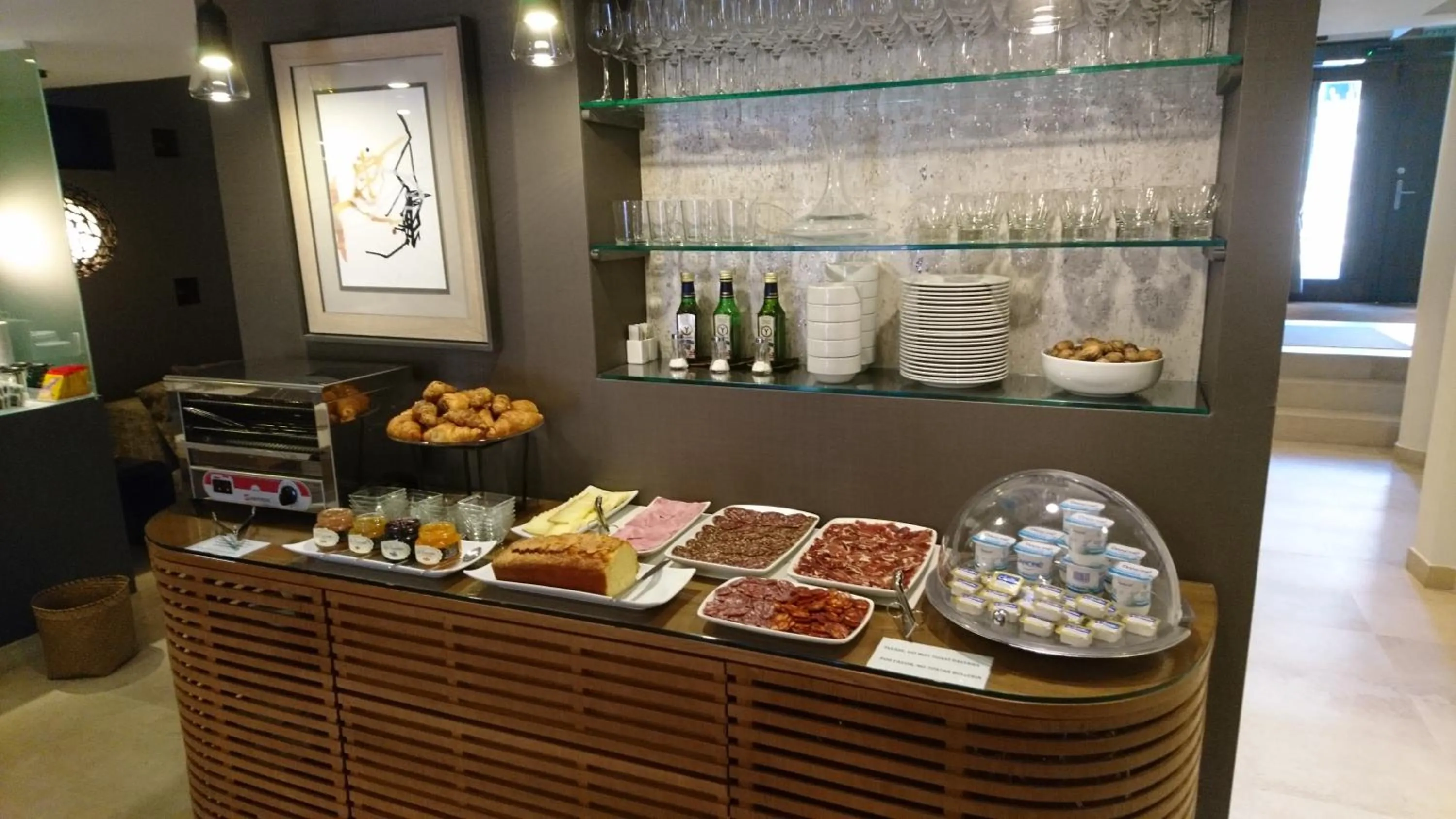 Buffet breakfast in Hotel Pura Vida