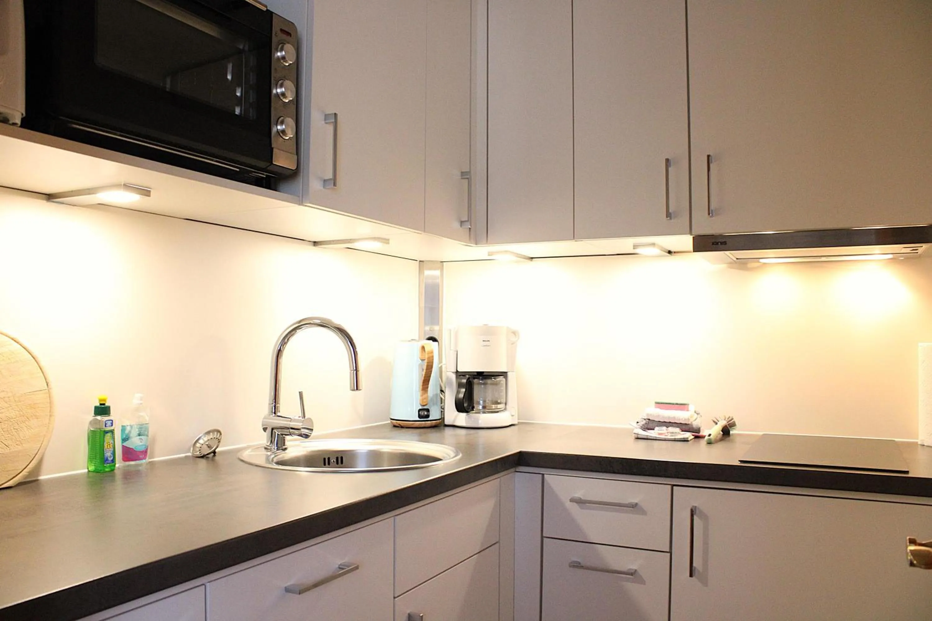 Kitchen or kitchenette in Alpenfeder Landhaus Heidi