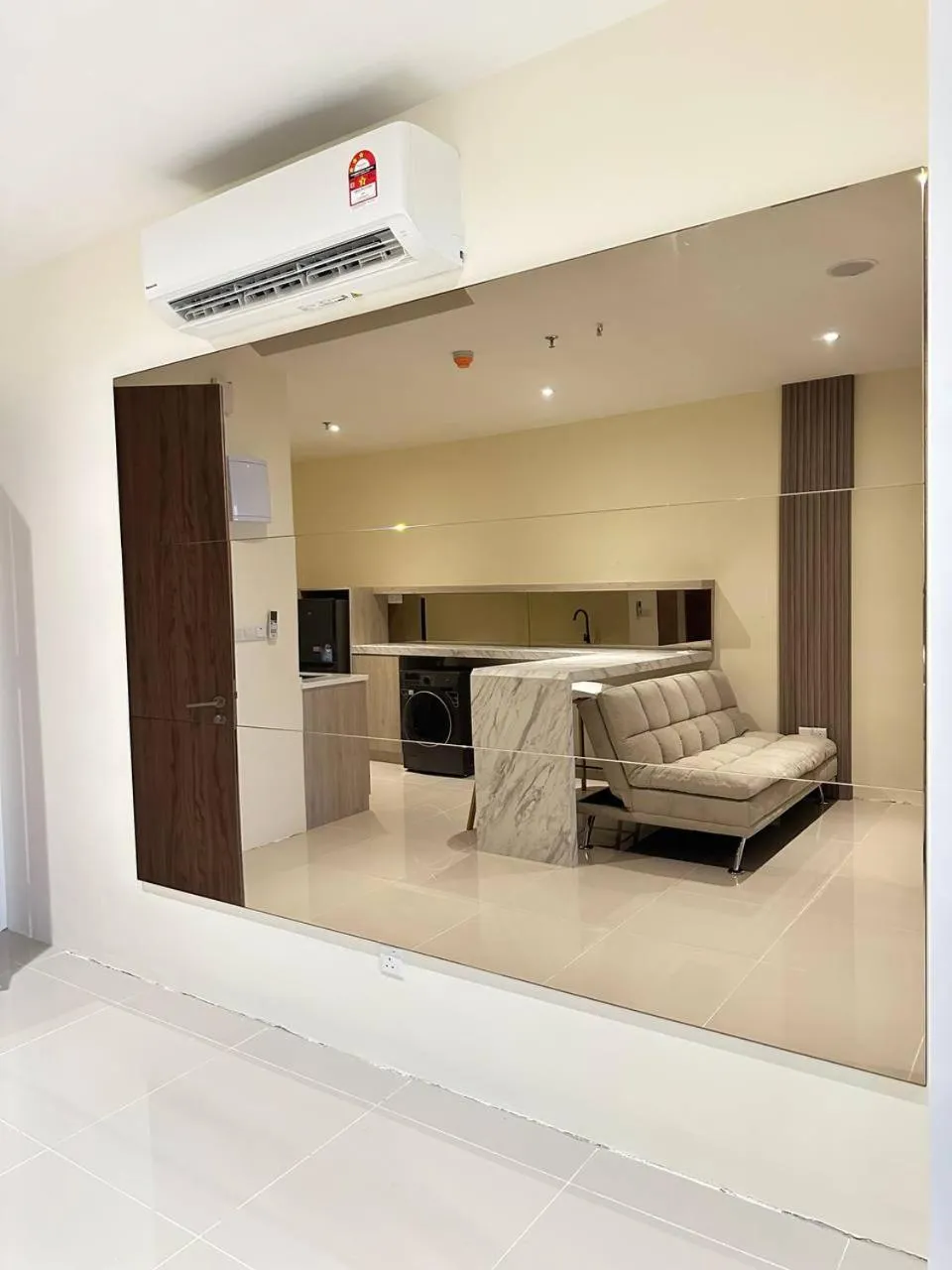 TV and multimedia in The Shore @ Usanz Heaven Suites