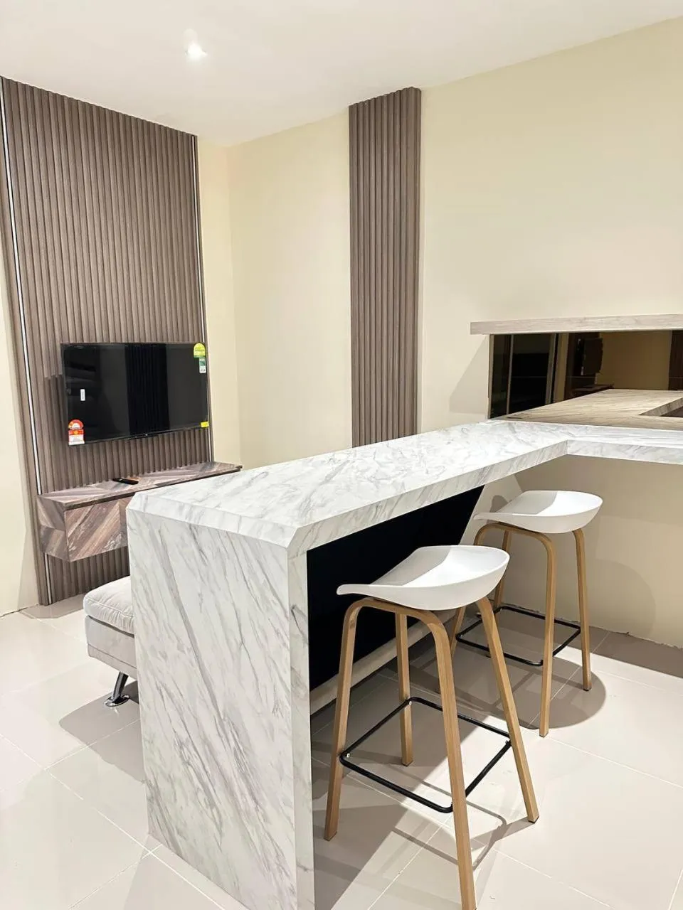 Communal lounge/ TV room in The Shore @ Usanz Heaven Suites