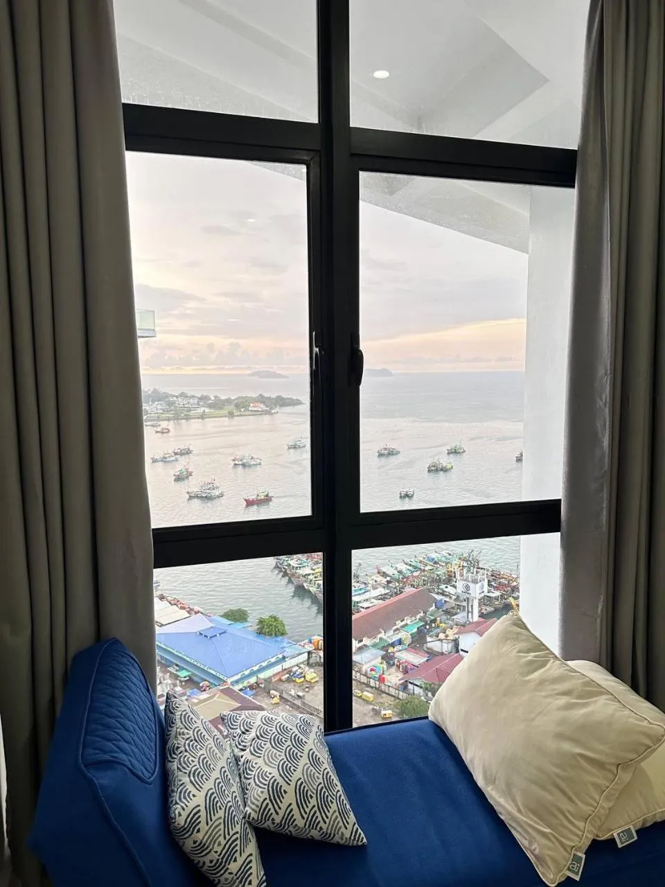 Seating area in The Shore @ Usanz Heaven Suites