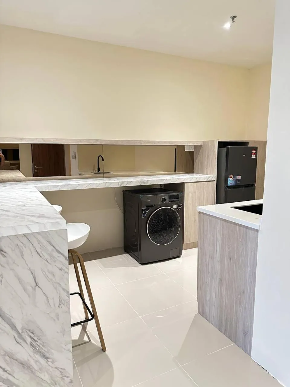 Kitchen or kitchenette in The Shore @ Usanz Heaven Suites