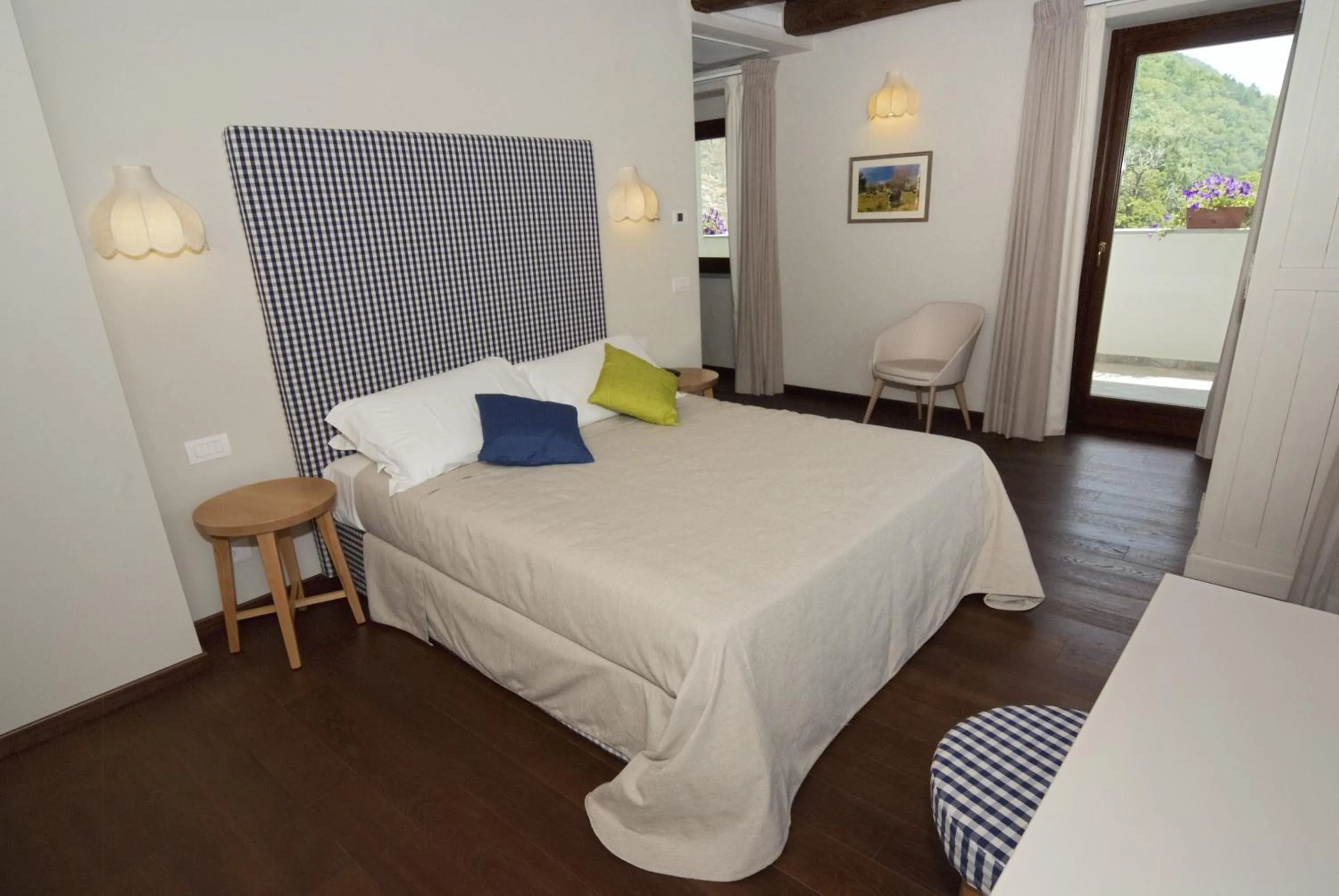 View (from property/room), Bed in Il Falco E La Volpe