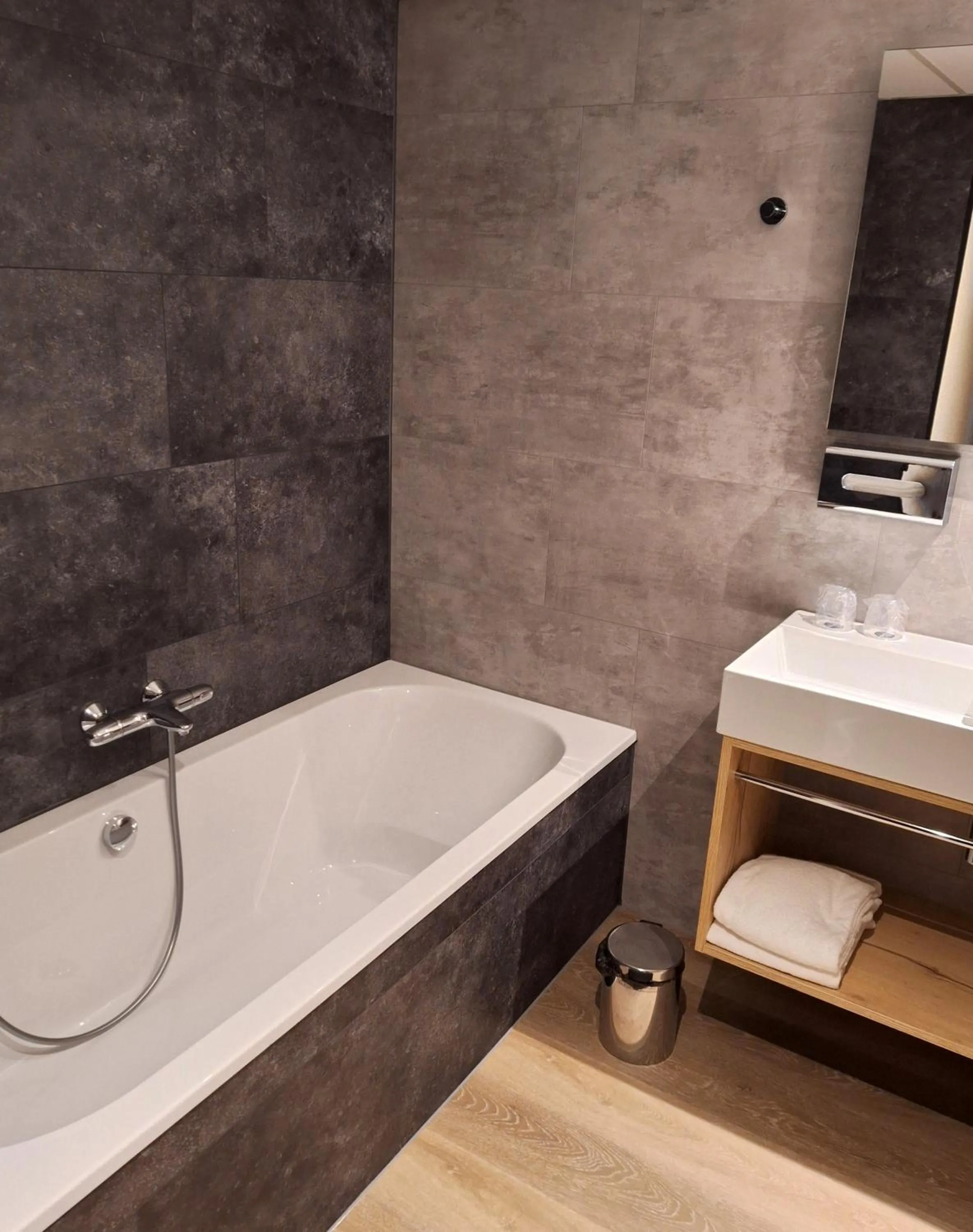 Bath in Fletcher Hotel Restaurant Doorwerth - Arnhem