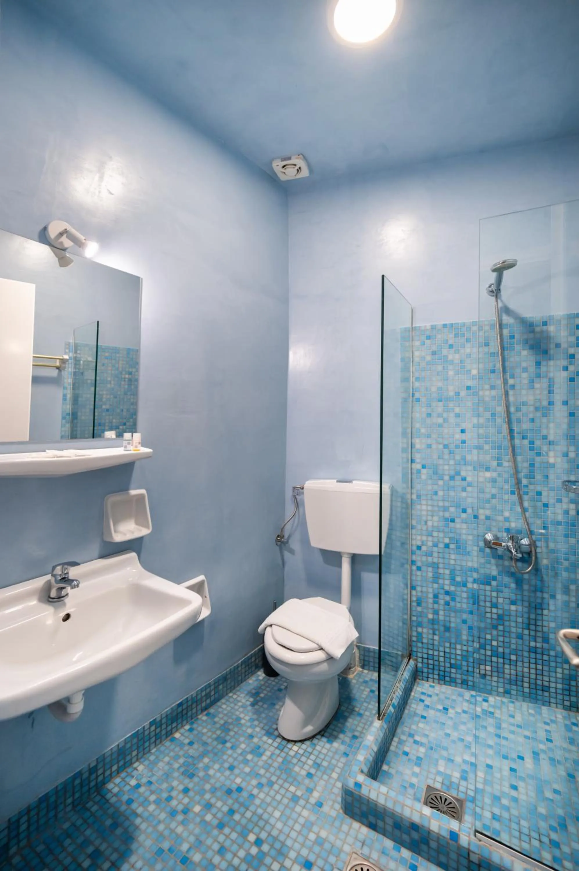 Bathroom in Ionio Hotel