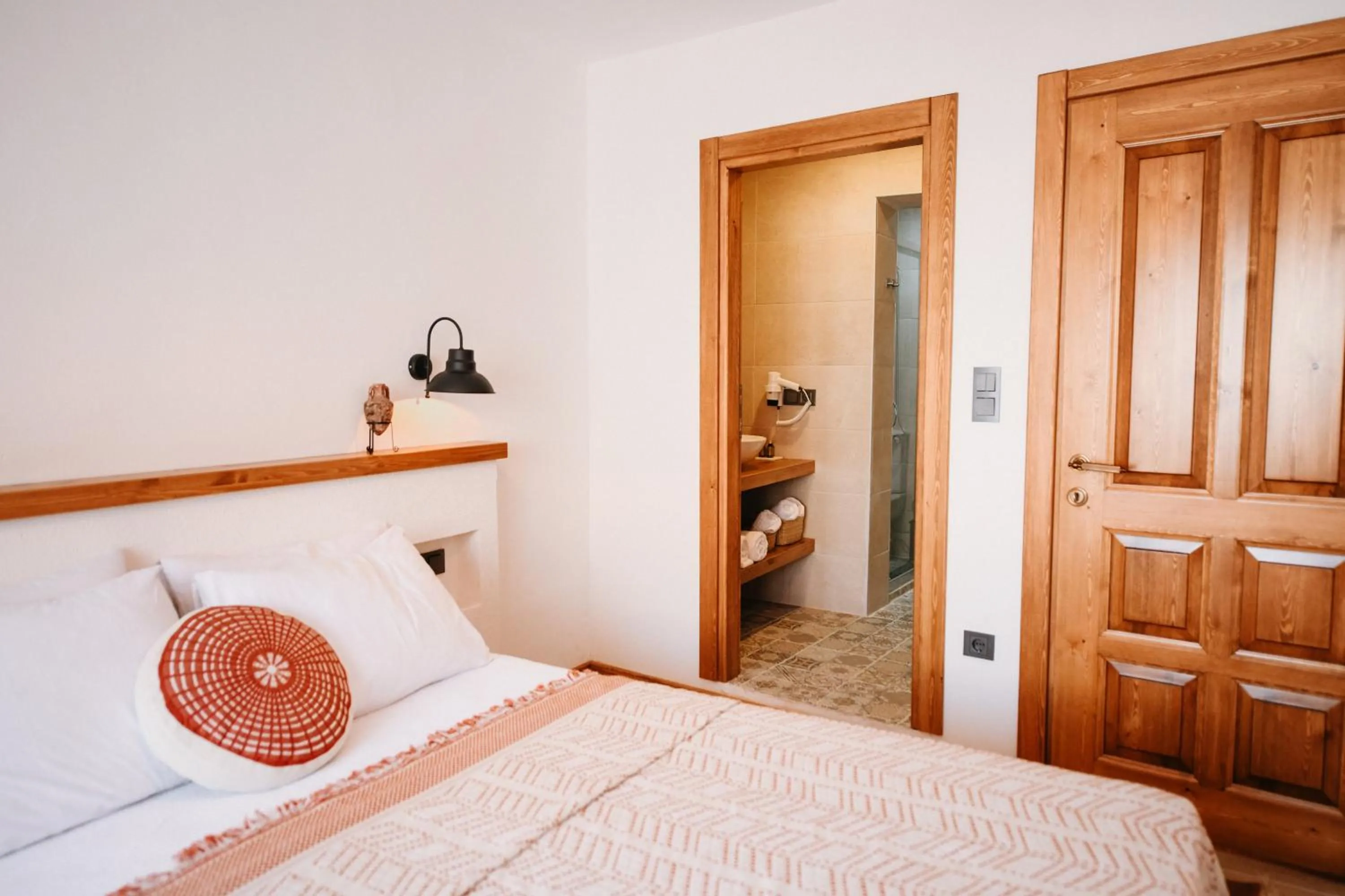 Bed in Kallinos Boutique Hotel