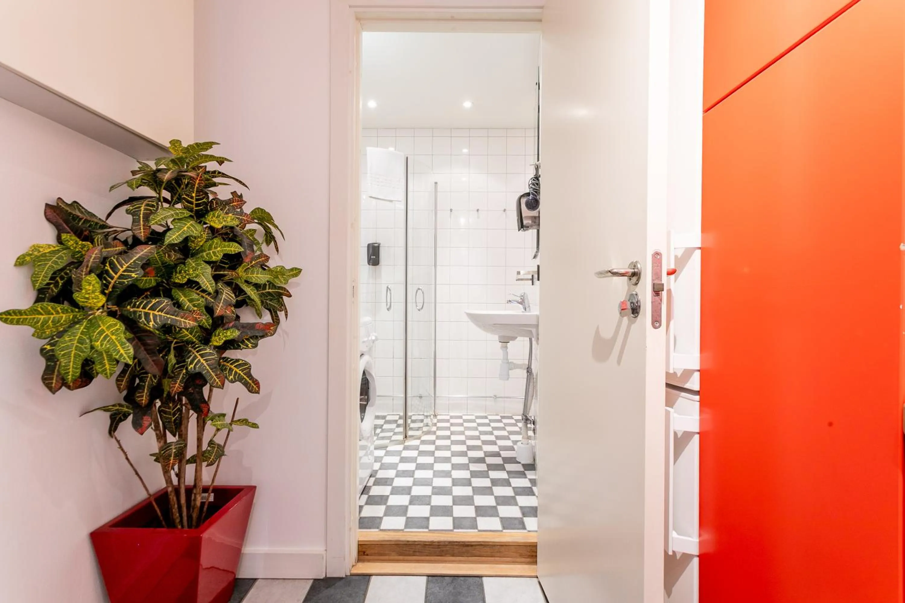 Shower in ApartDirect Gamla Stan II