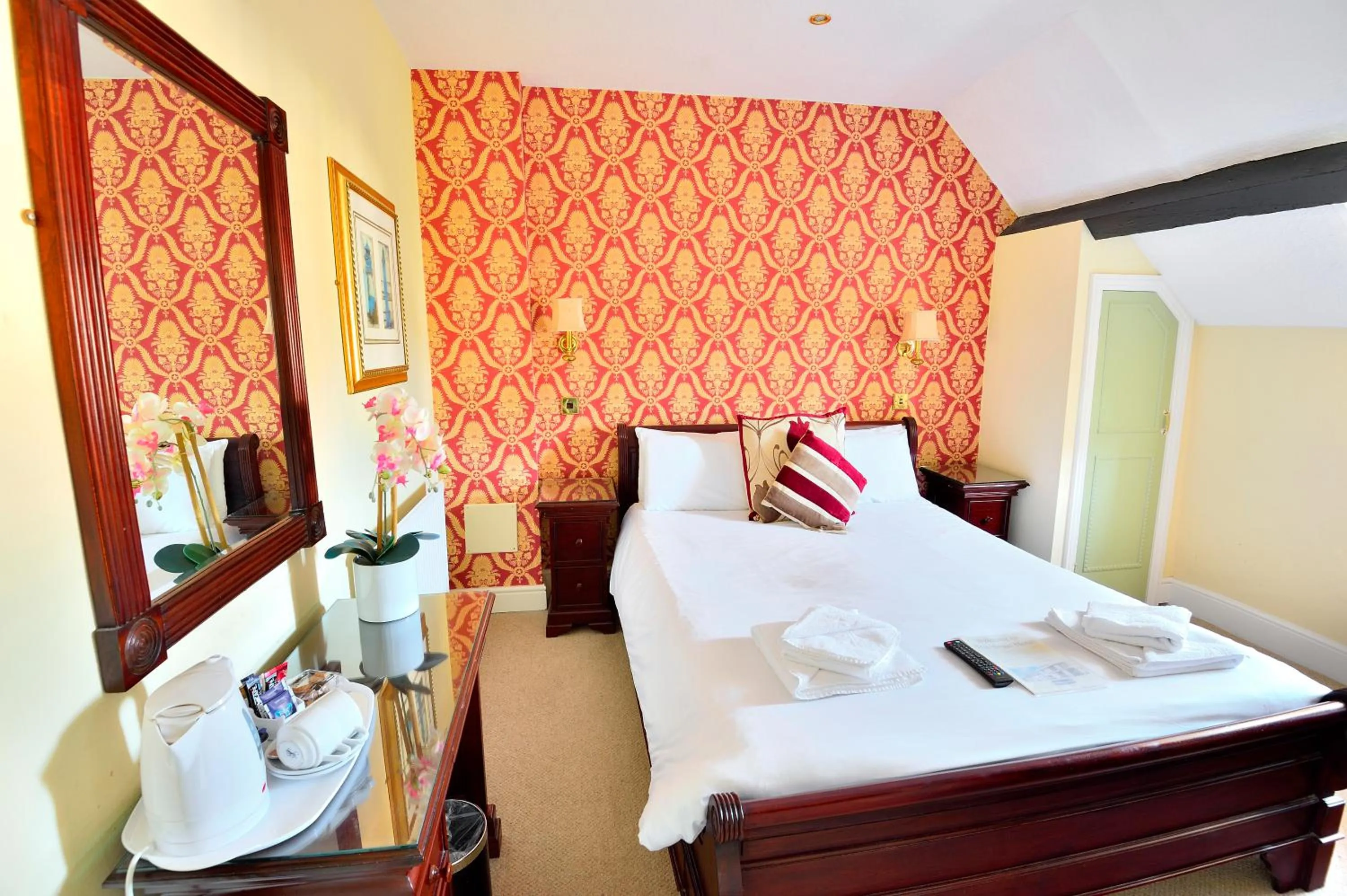 Photo of the whole room, Bed in The Angel Hotel