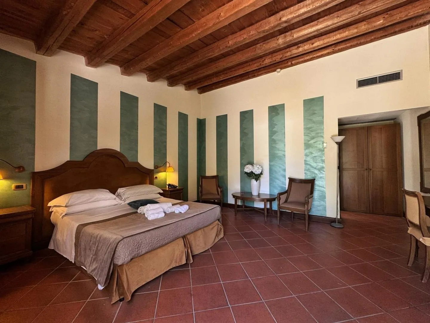 Bed in Villa Lampedusa