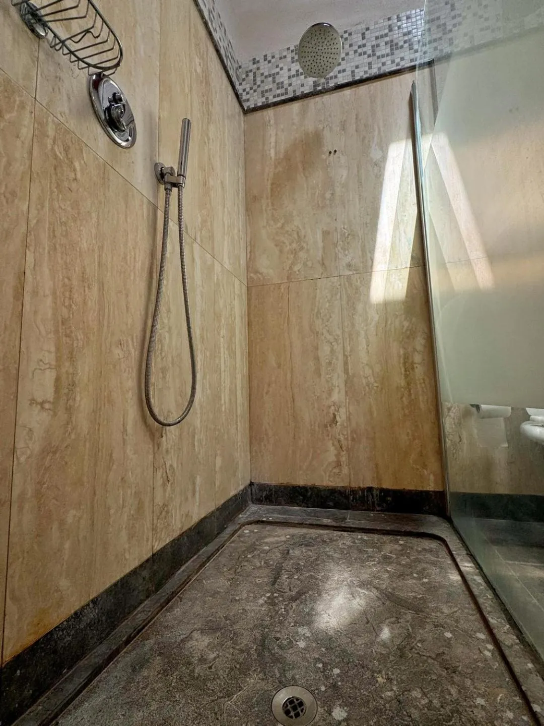 Shower in Villa Lampedusa