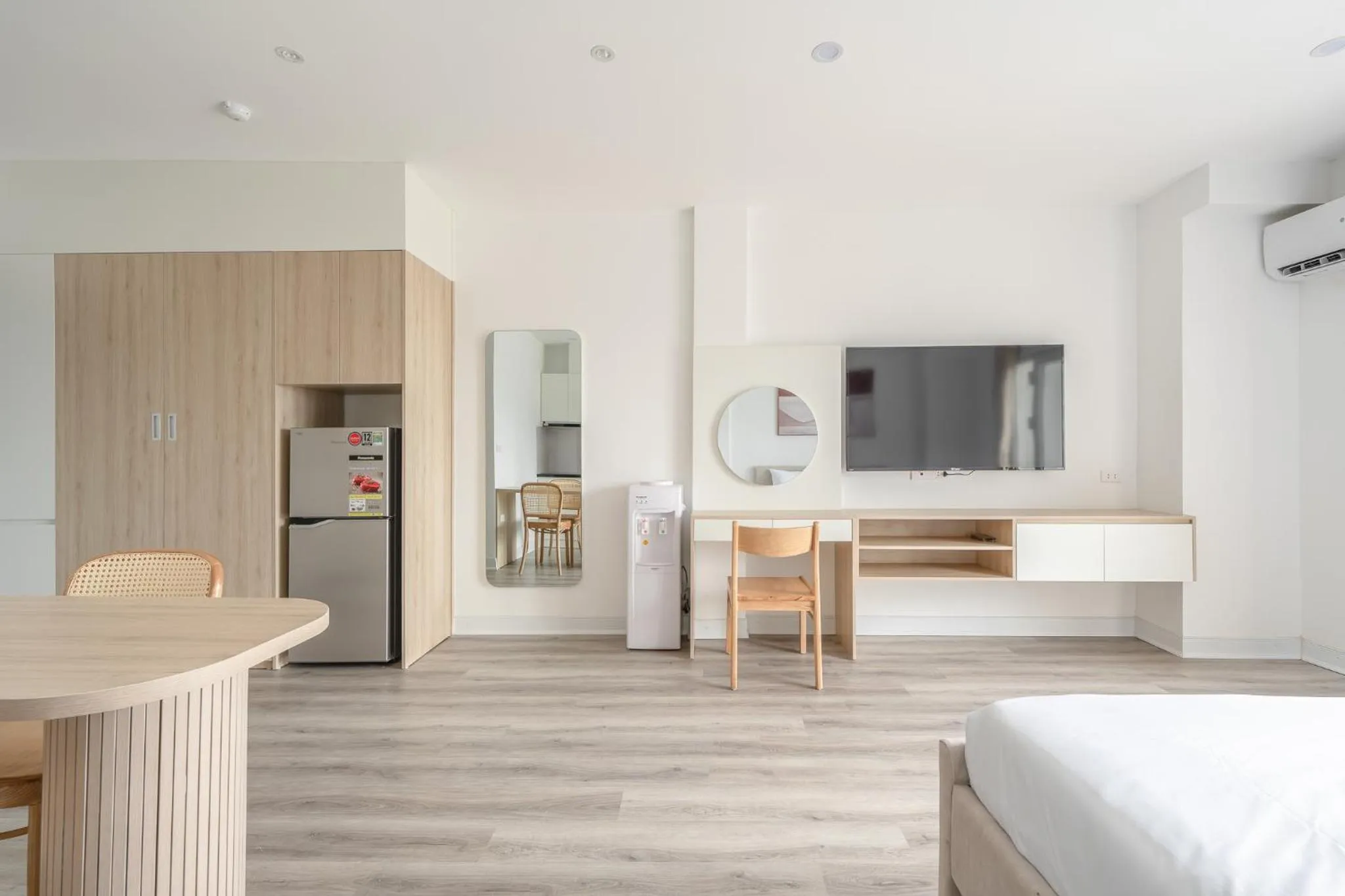 TV and multimedia, Bed in Dom's Residence Hanoi