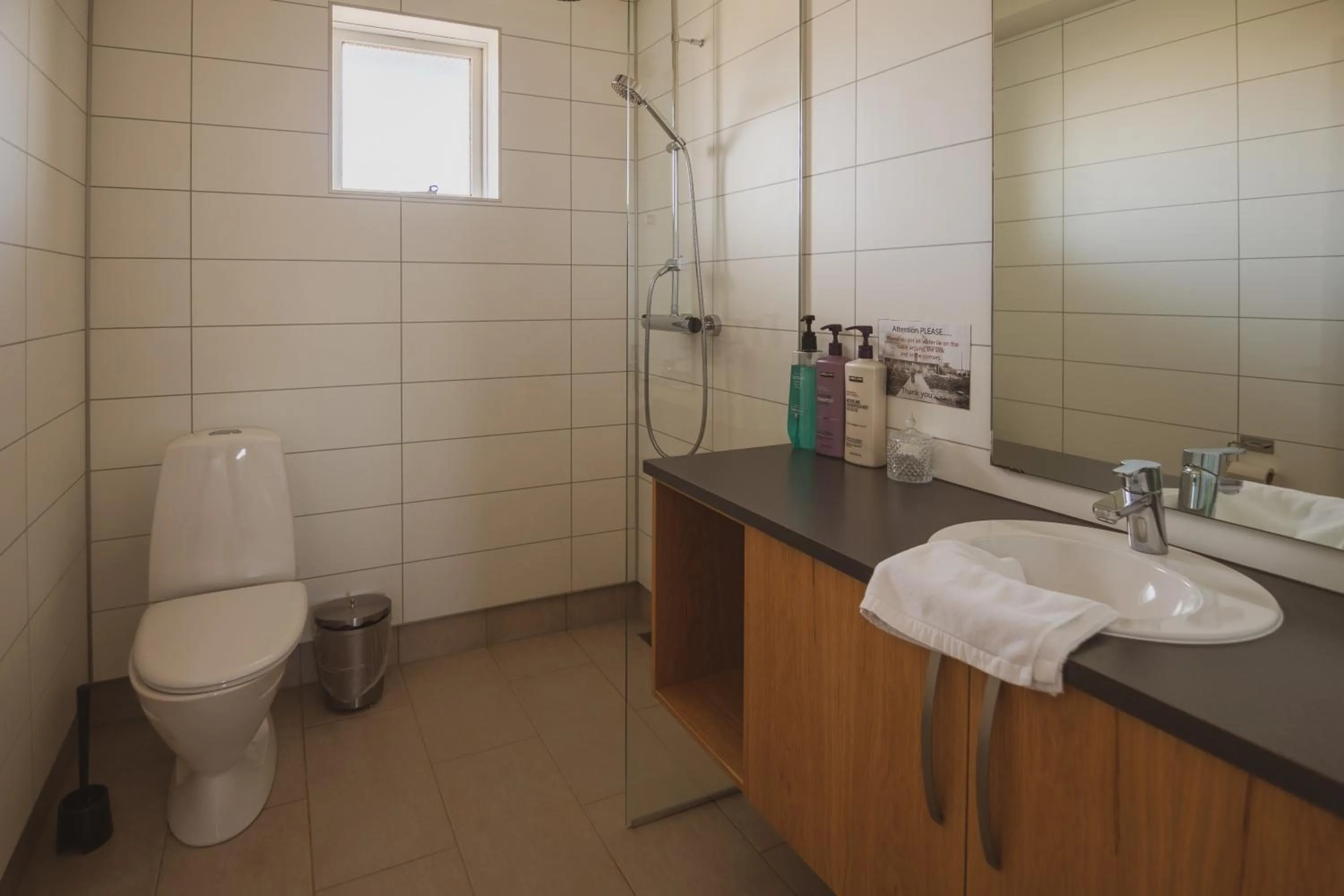 Bathroom in Framtid Apartments and Holiday Homes