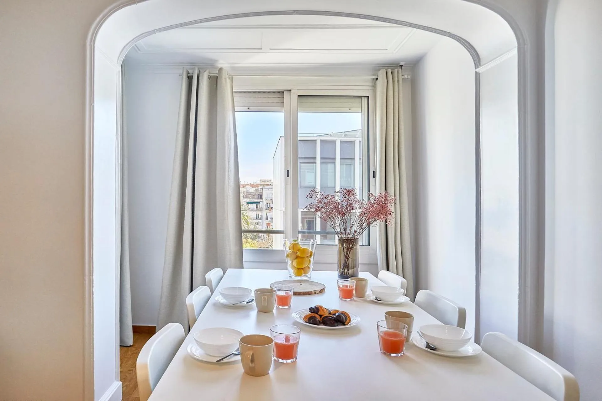 Dining area in BBarcelona Central Eixample Flat