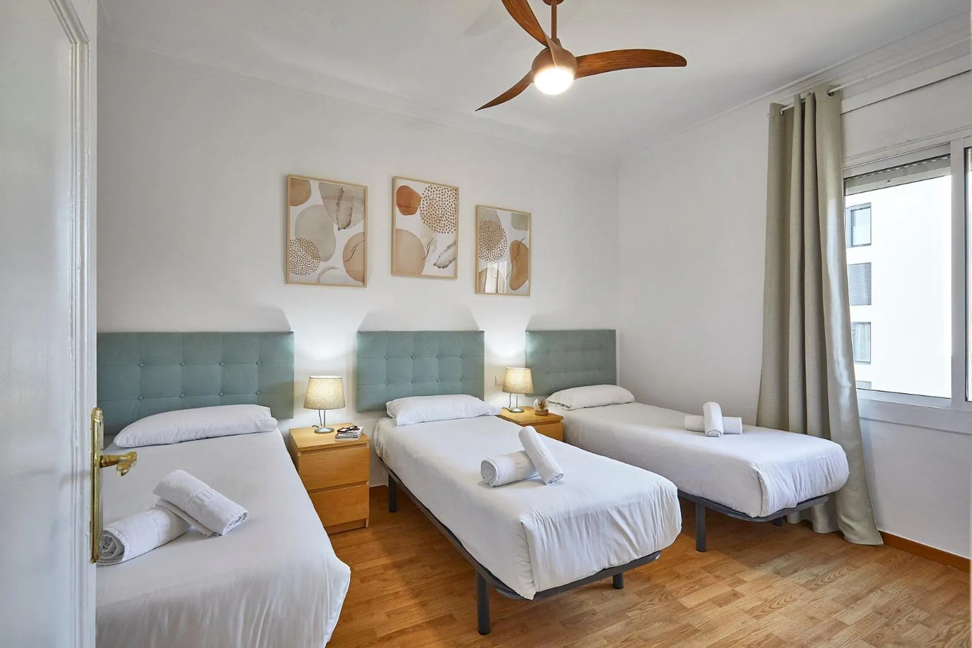 Bedroom, Bed in BBarcelona Central Eixample Flat