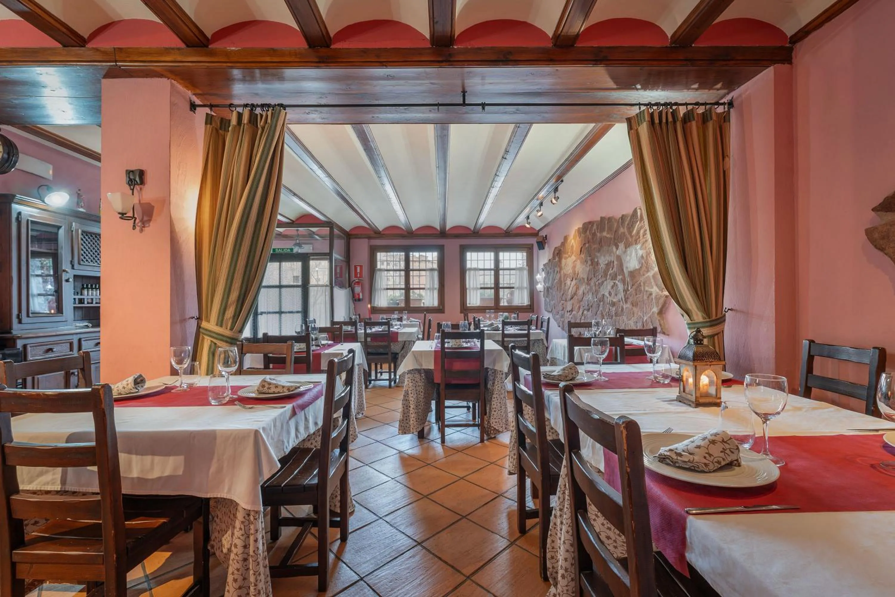 Hotel - Restaurante Prado Del Navazo