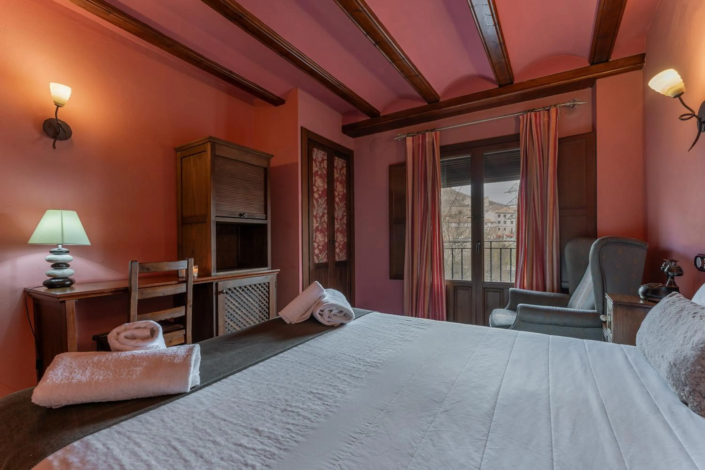 Bed in Hotel - Restaurante Prado Del Navazo