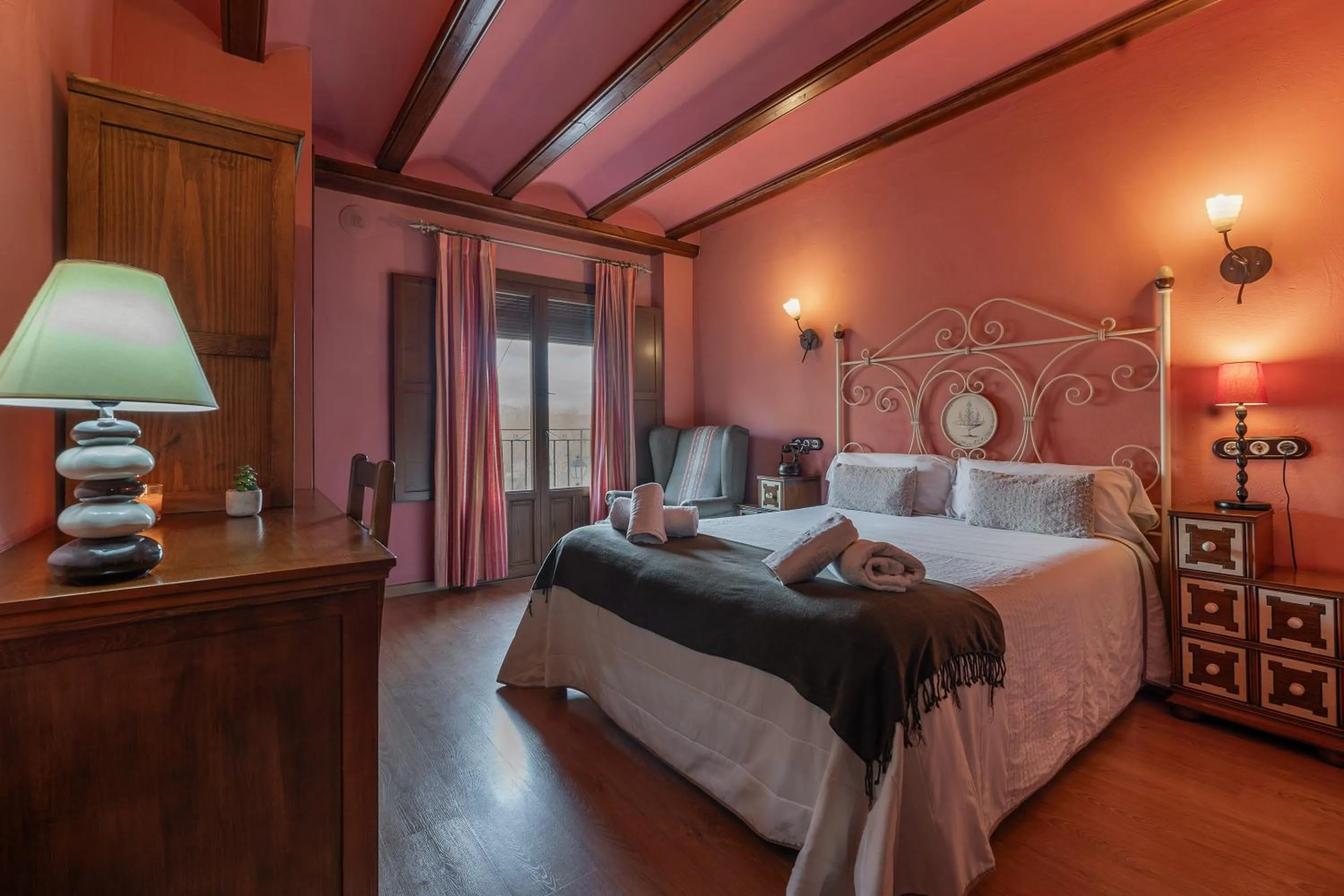 Bed in Hotel - Restaurante Prado Del Navazo
