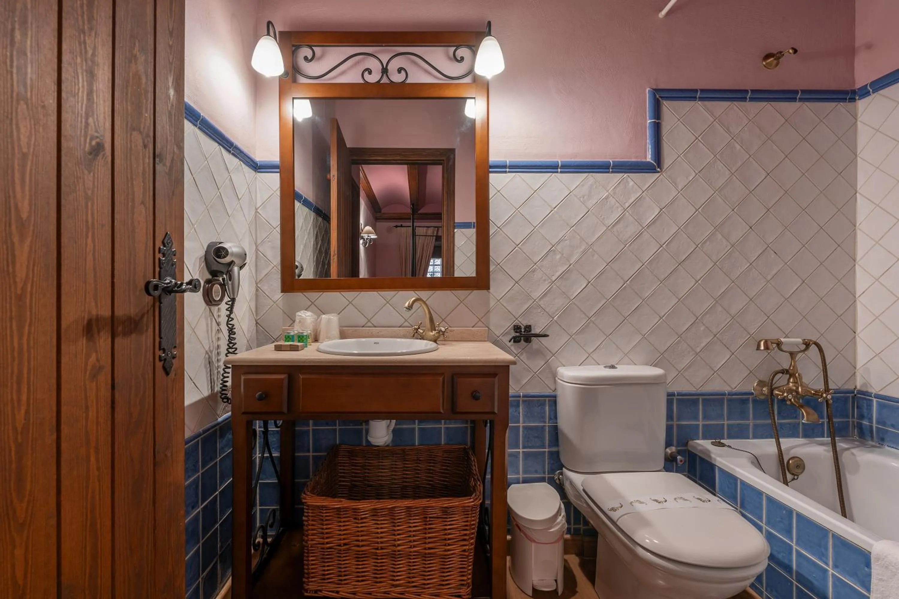 Hotel - Restaurante Prado Del Navazo