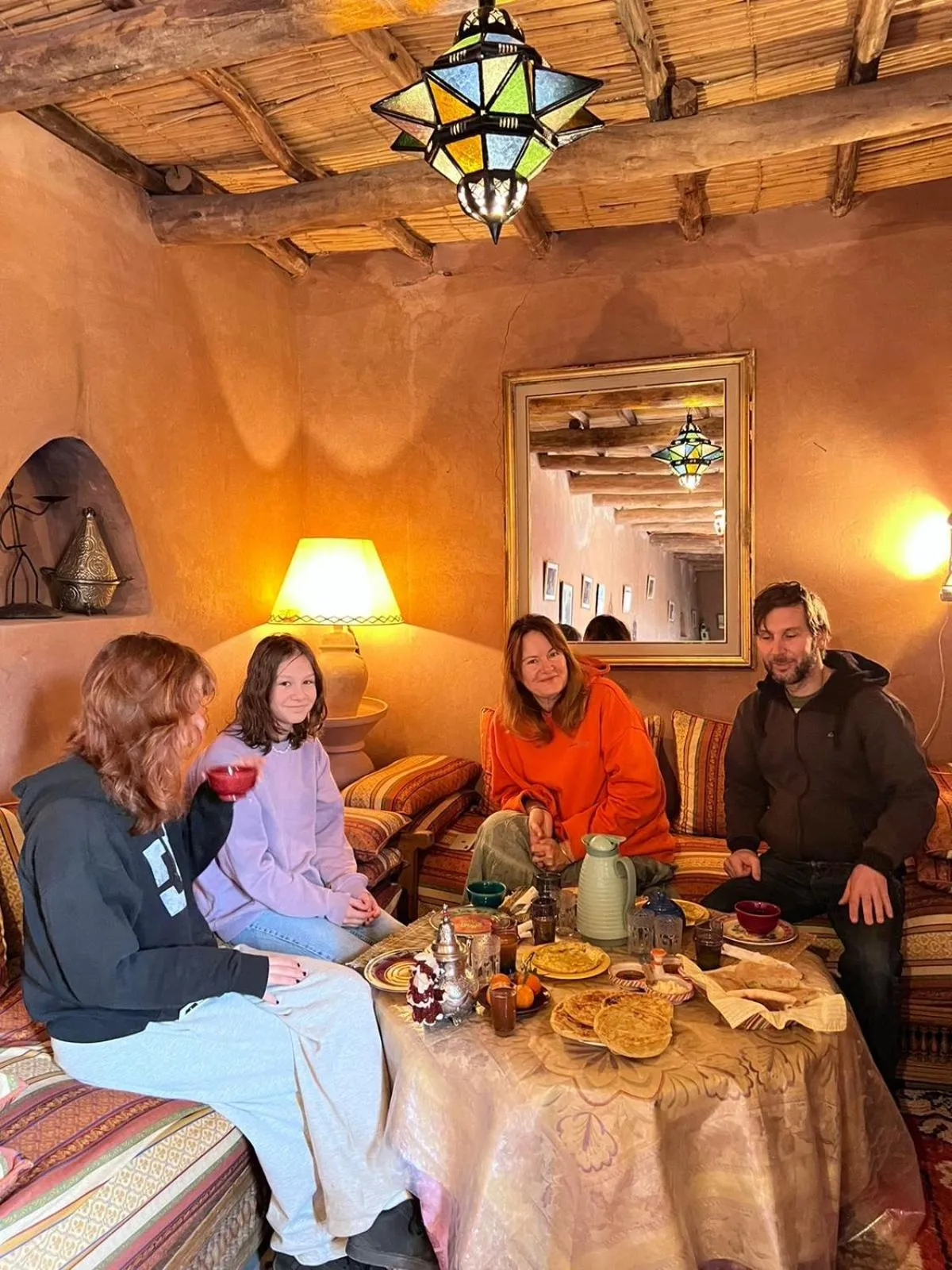 Restaurant/places to eat in Kasbah Tigmi El Janoub