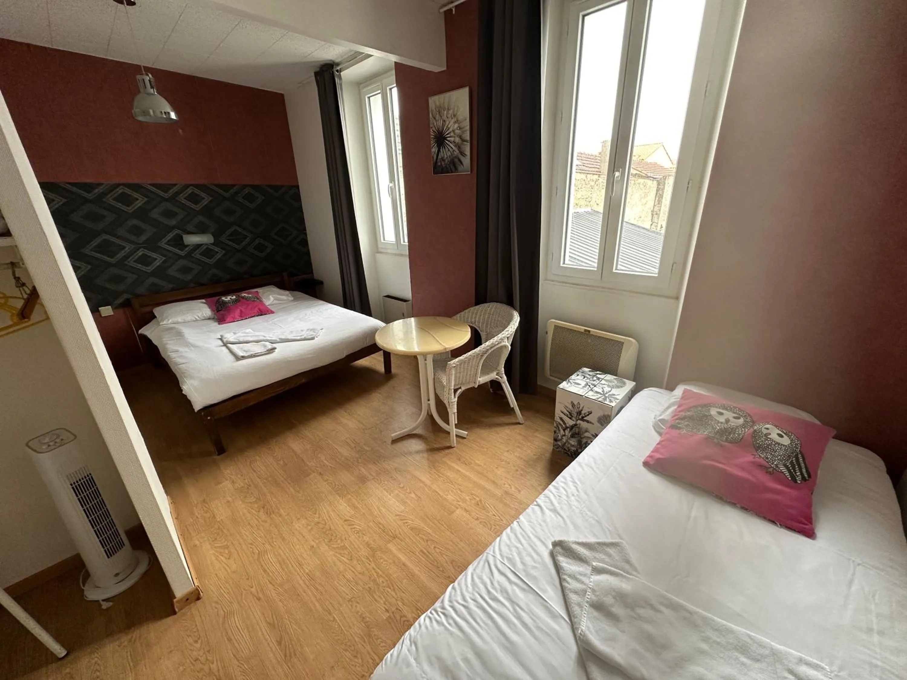 Photo of the whole room, Bed in Hôtel de Nantes