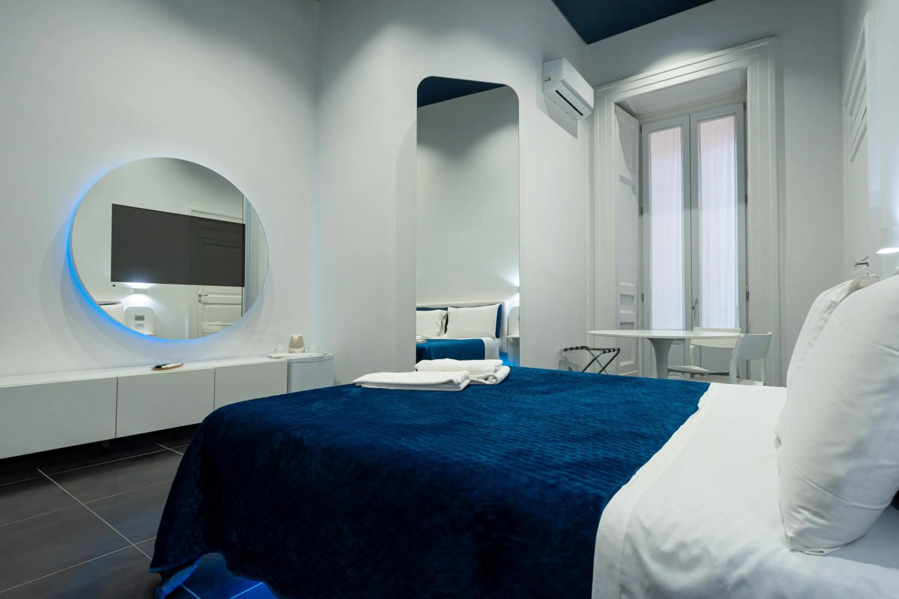 Bed in Skyhouse Chiatamone