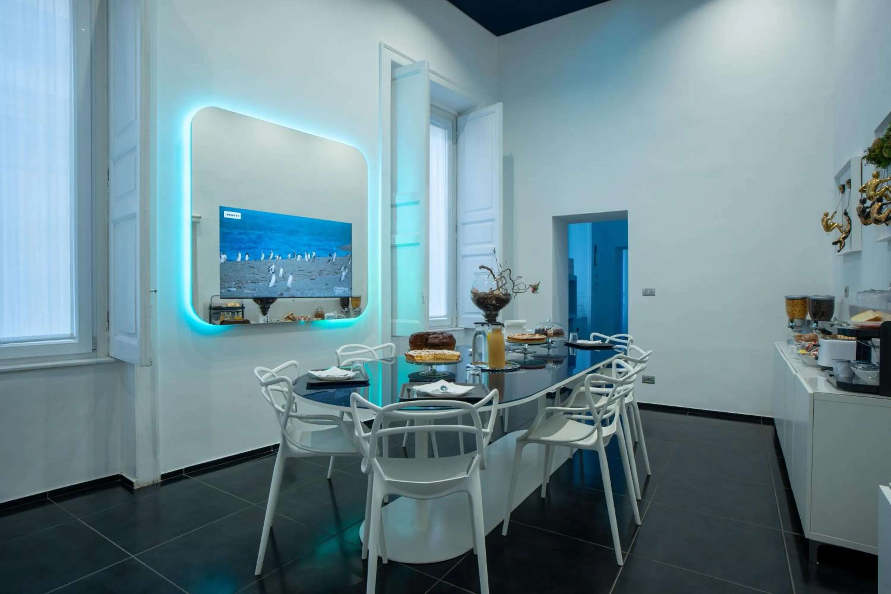 Food and drinks in Skyhouse Chiatamone