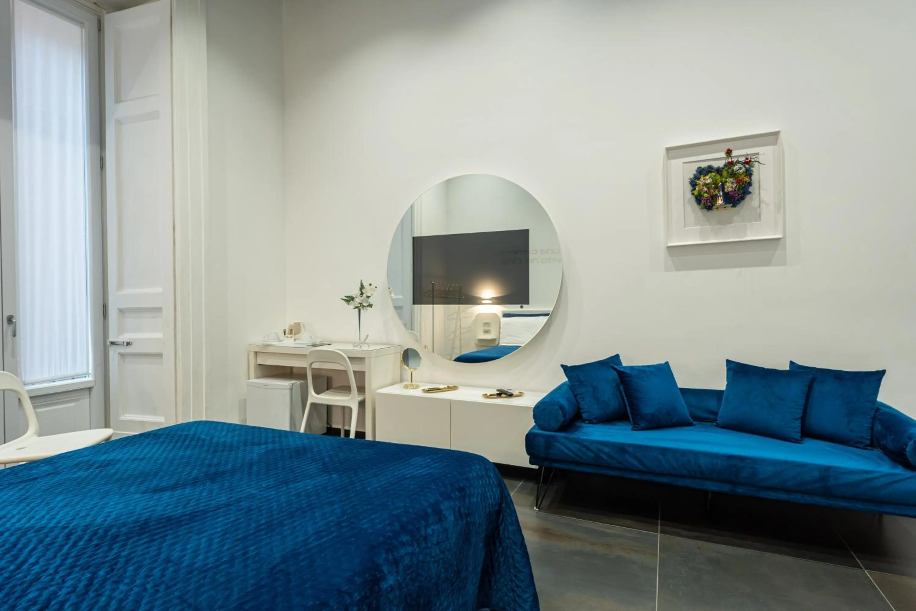 Bed in Skyhouse Chiatamone