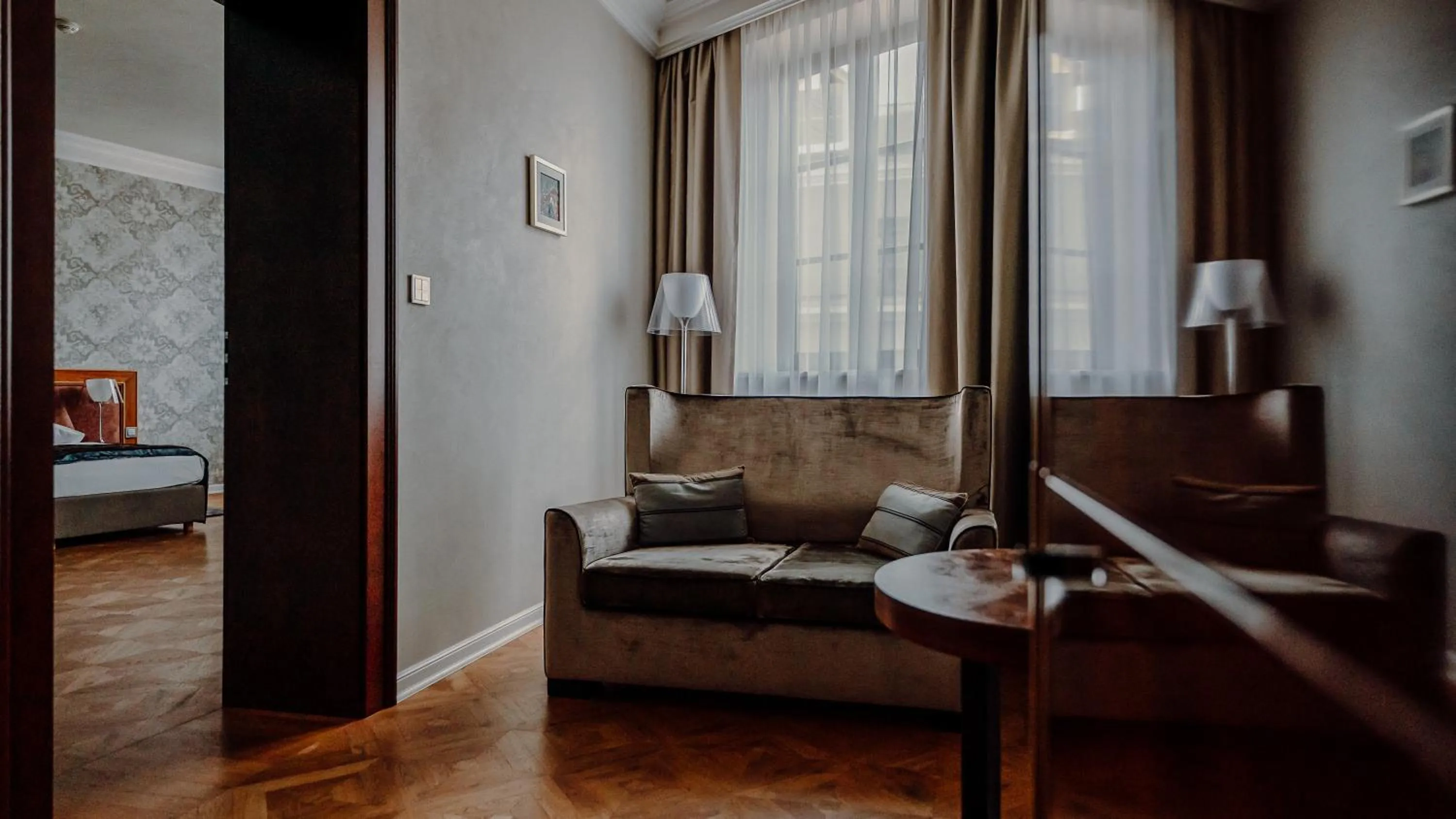 Seating area, Bed in Hotel Alter