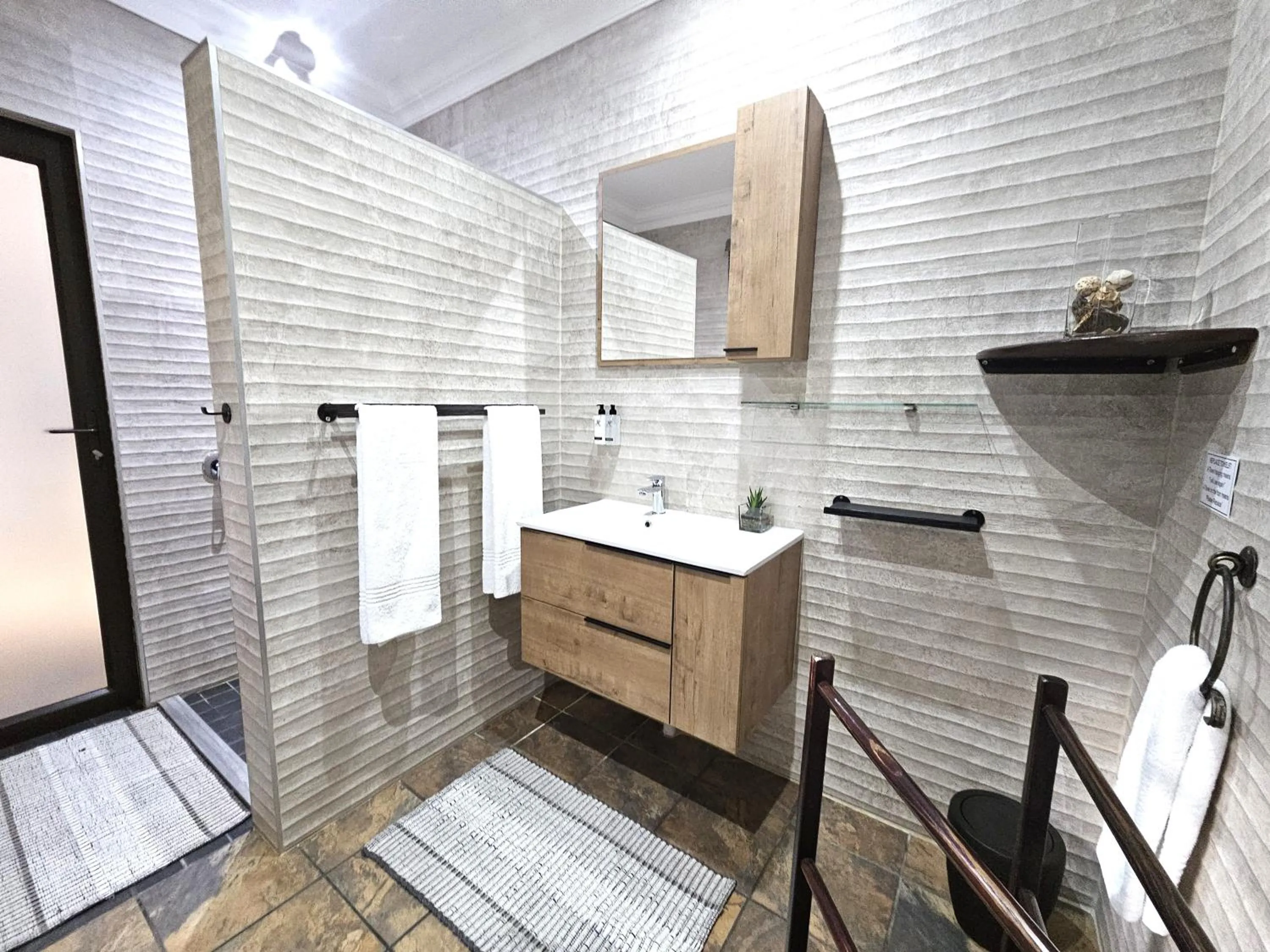 Shower in Leopard Corner Lodge