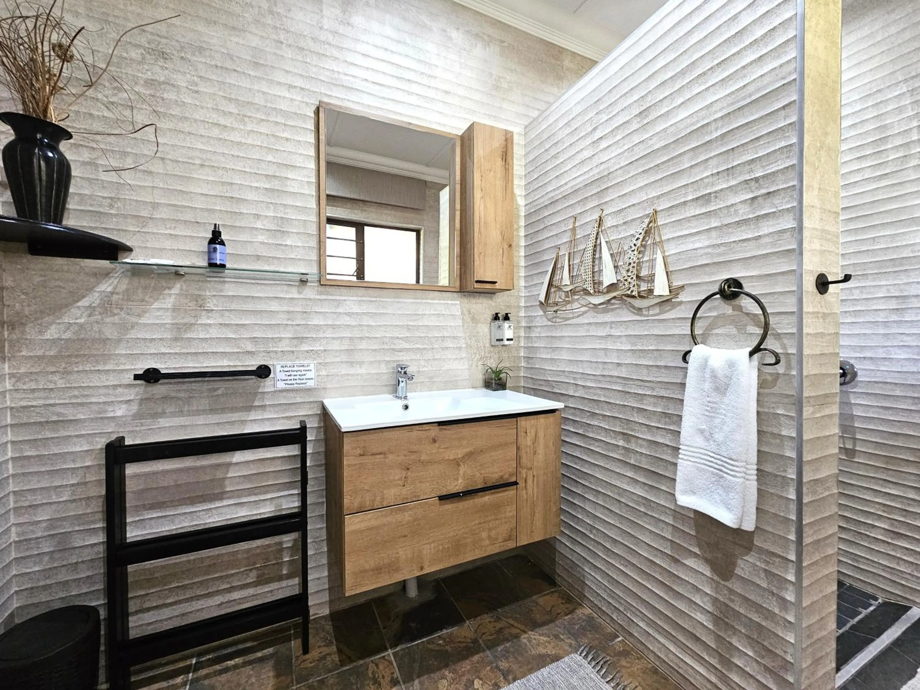 Shower in Leopard Corner Lodge