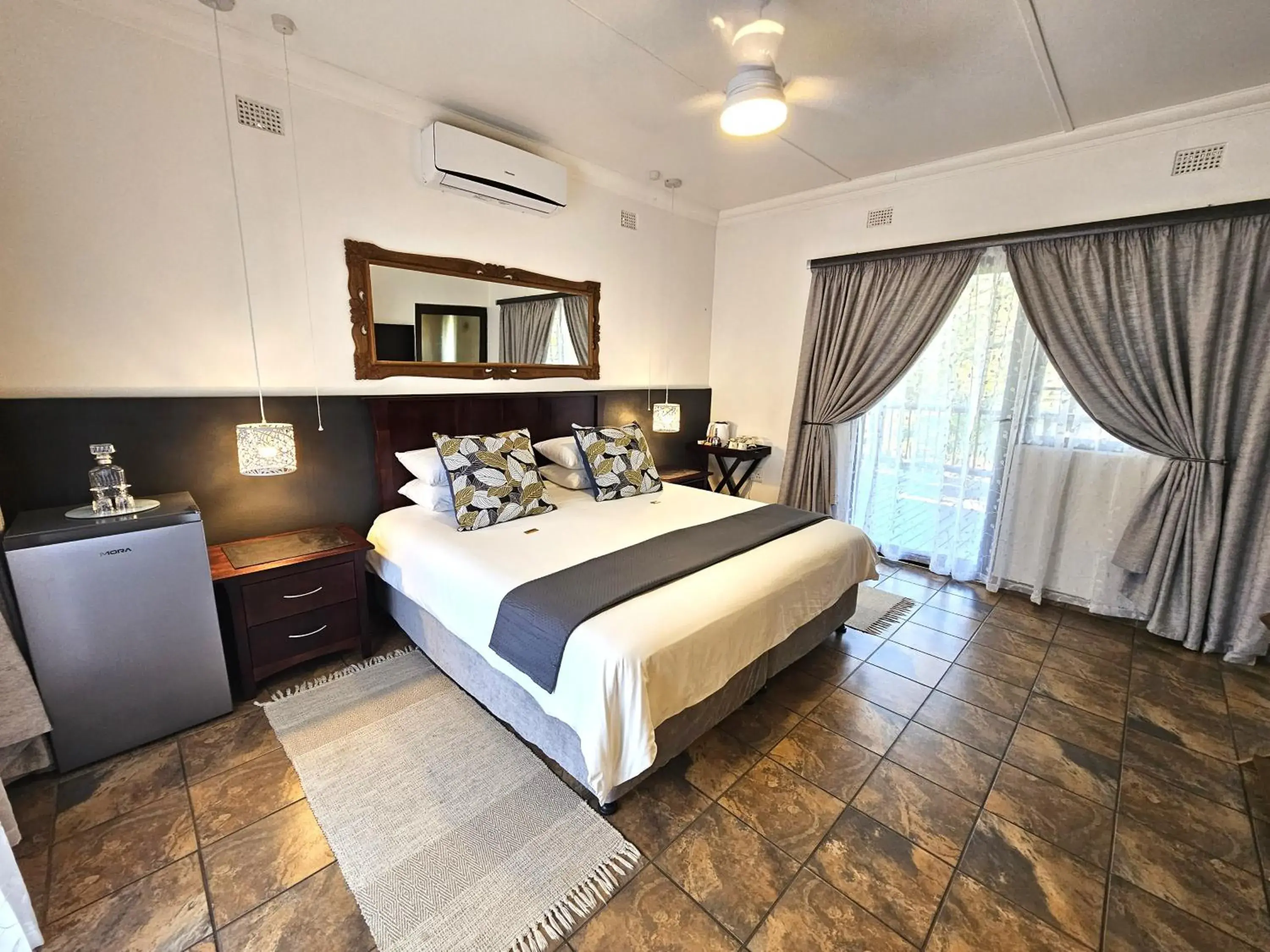 Deluxe Twin/King Forest View Room with Balcony - single occupancy in Leopard Corner Lodge Deluxe Twin/King Forest View Room with Balcony - single occupancy in Leopard Corner Lodge