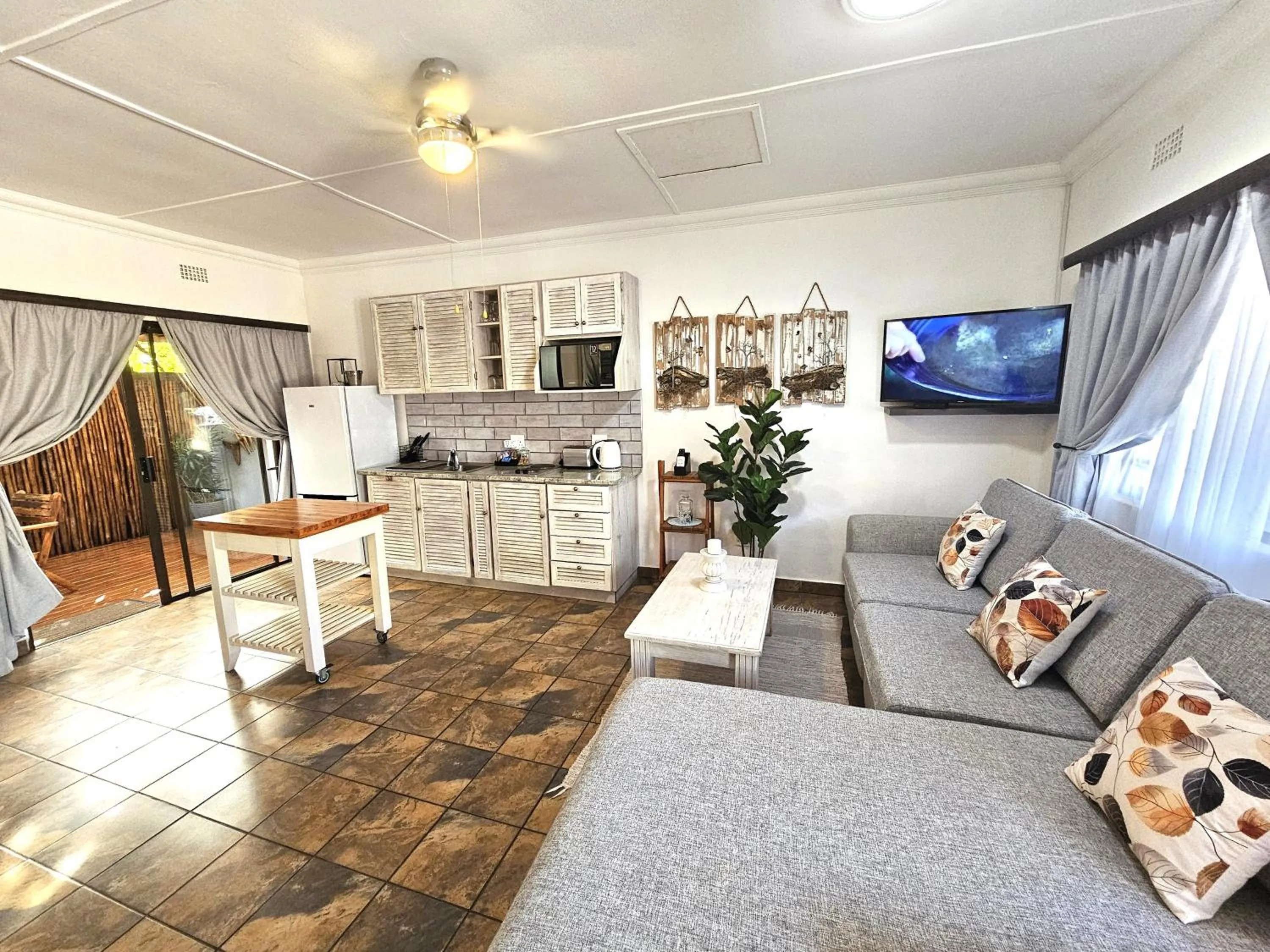 TV and multimedia in Leopard Corner Lodge