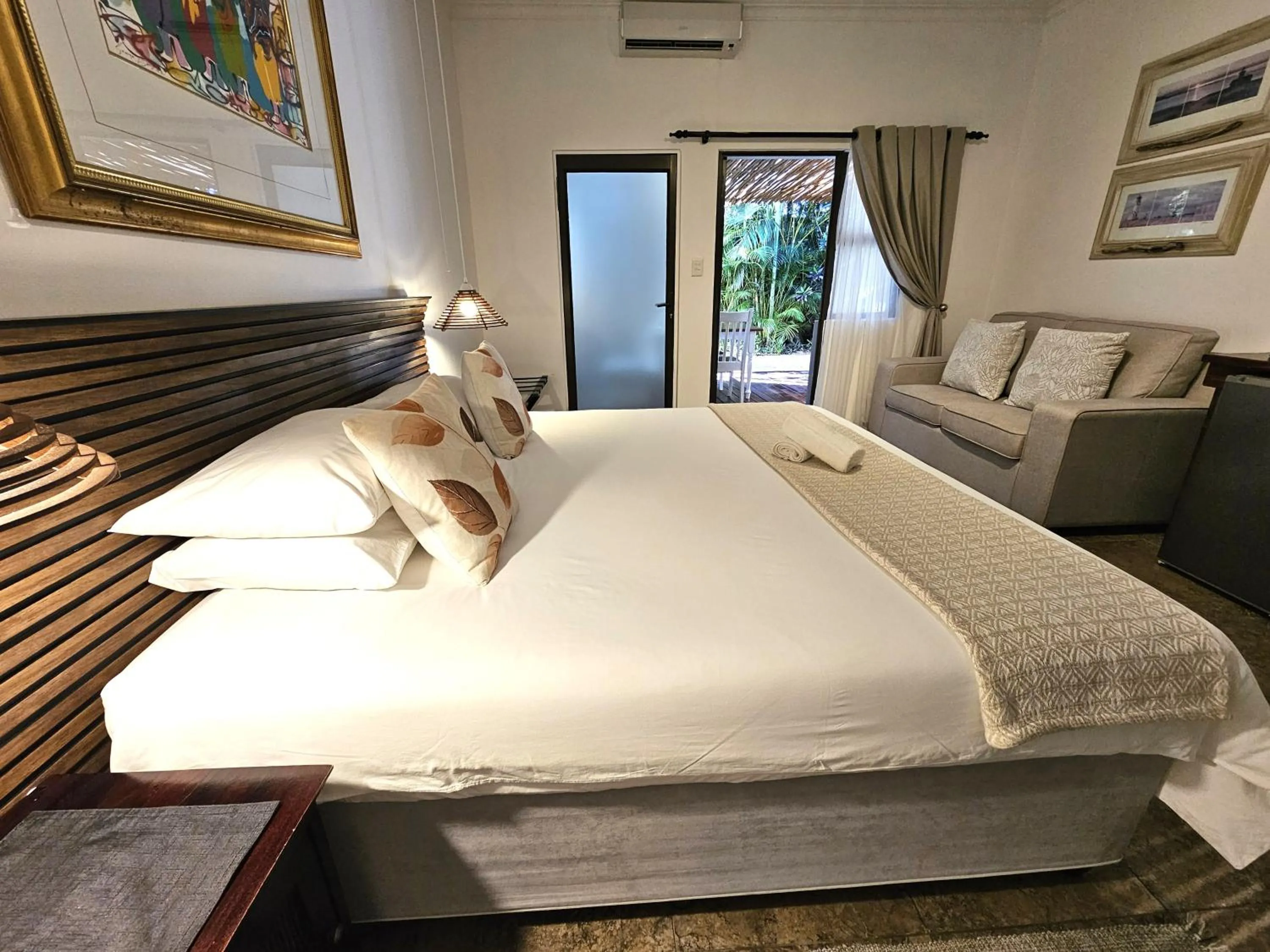 Patio, Bed in Leopard Corner Lodge